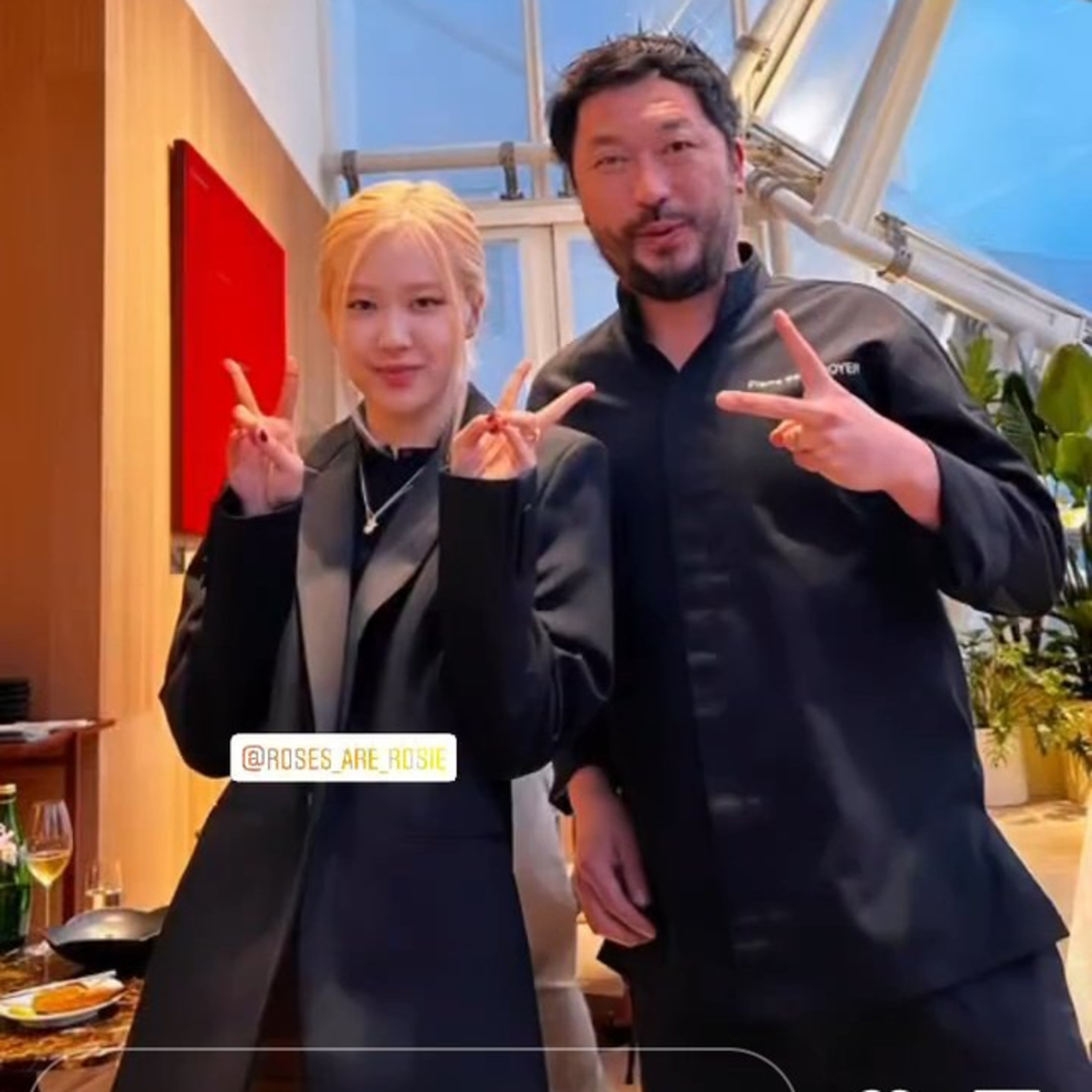 Rosé (BLACKPINK) và J-Hope (BTS) lộ ảnh hẹn hò ở nhà hàng, thực hư ra sao? episode artwork