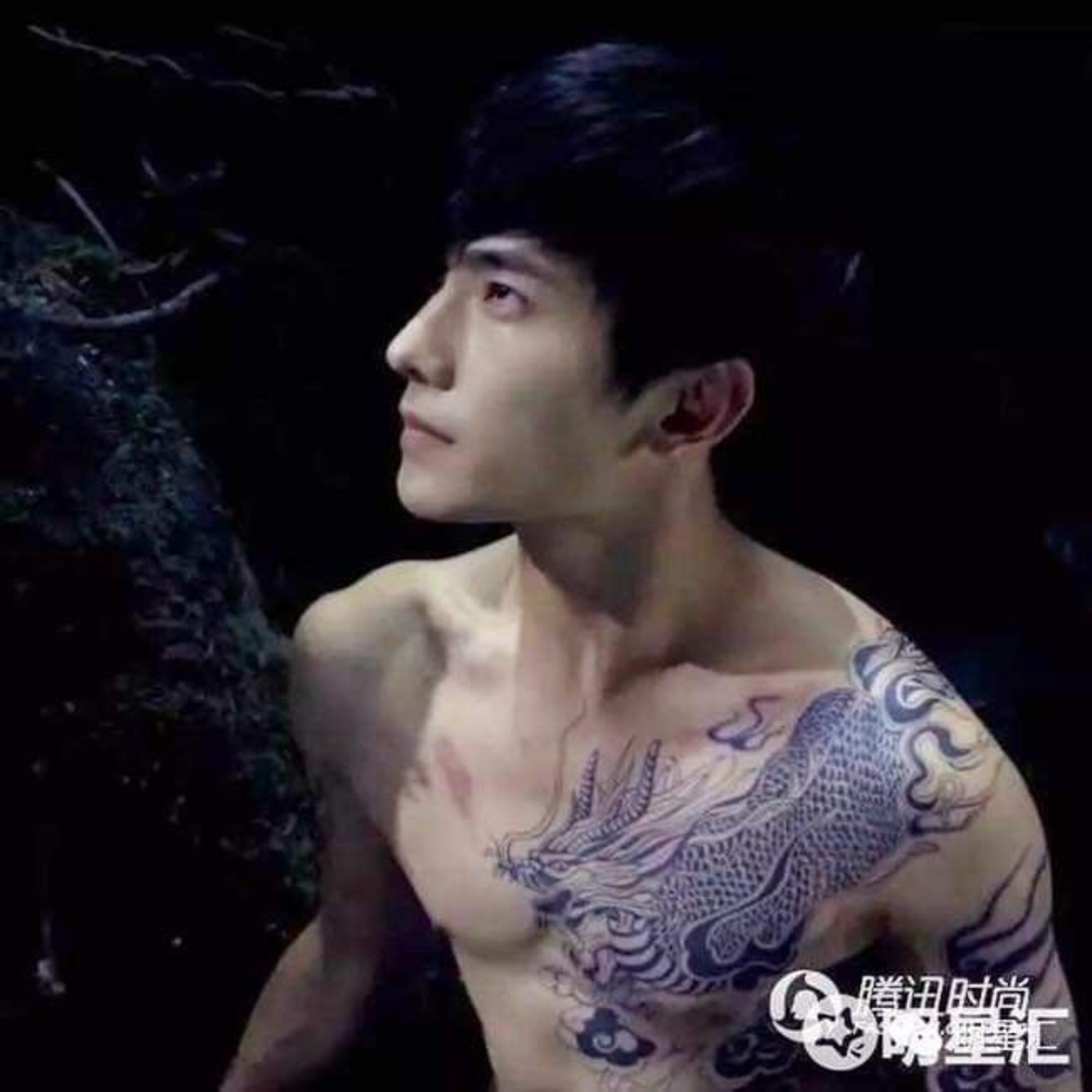 Dương Dương lộ thân hình đầy hình xăm chất chơi, khác xa với vẻ ‘good boy’ thường thấy episode artwork