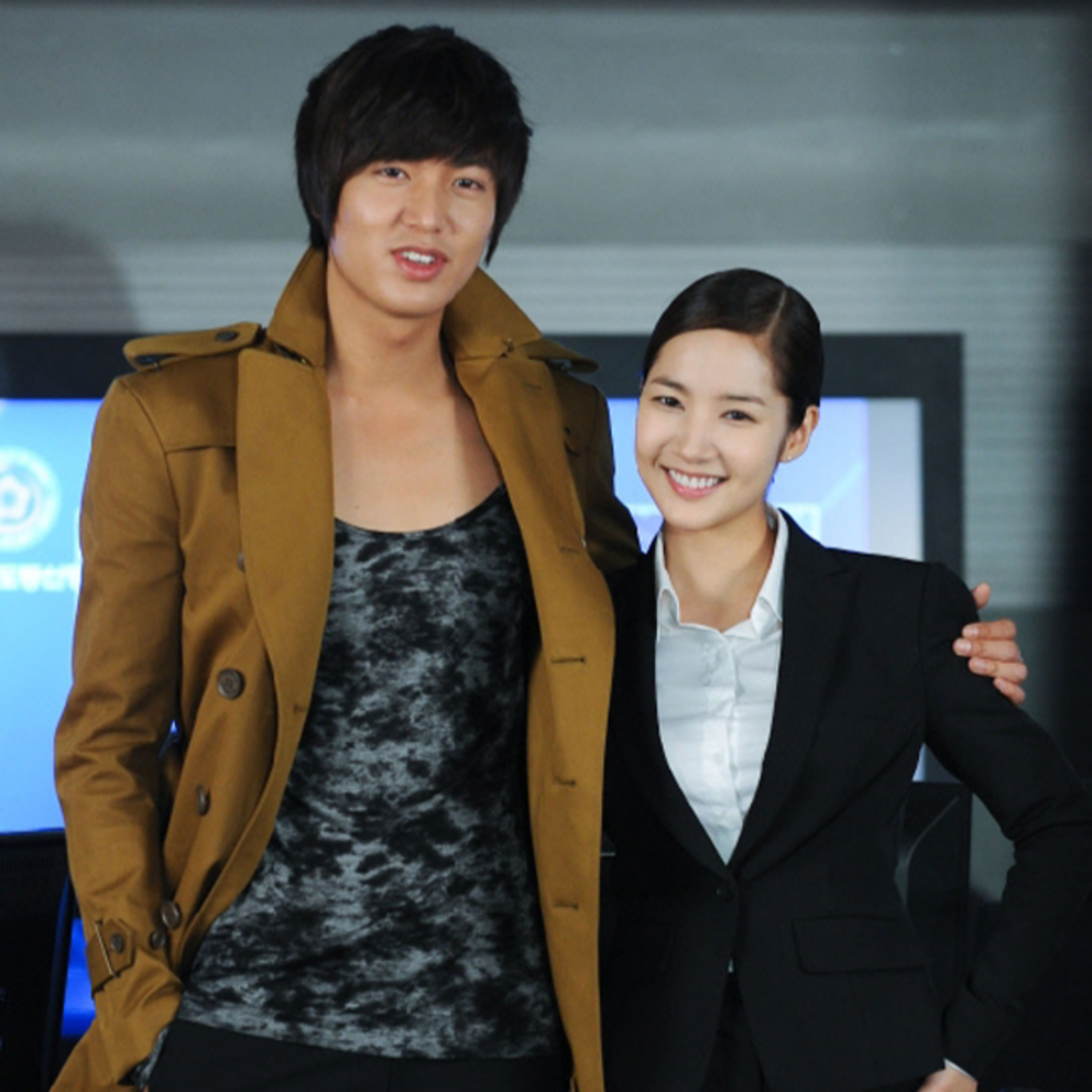 Lee Min Ho - Park Min Young lộ bằng chứng tái hợp sau thời gian dài ‘đường ai nấy đi’? episode artwork