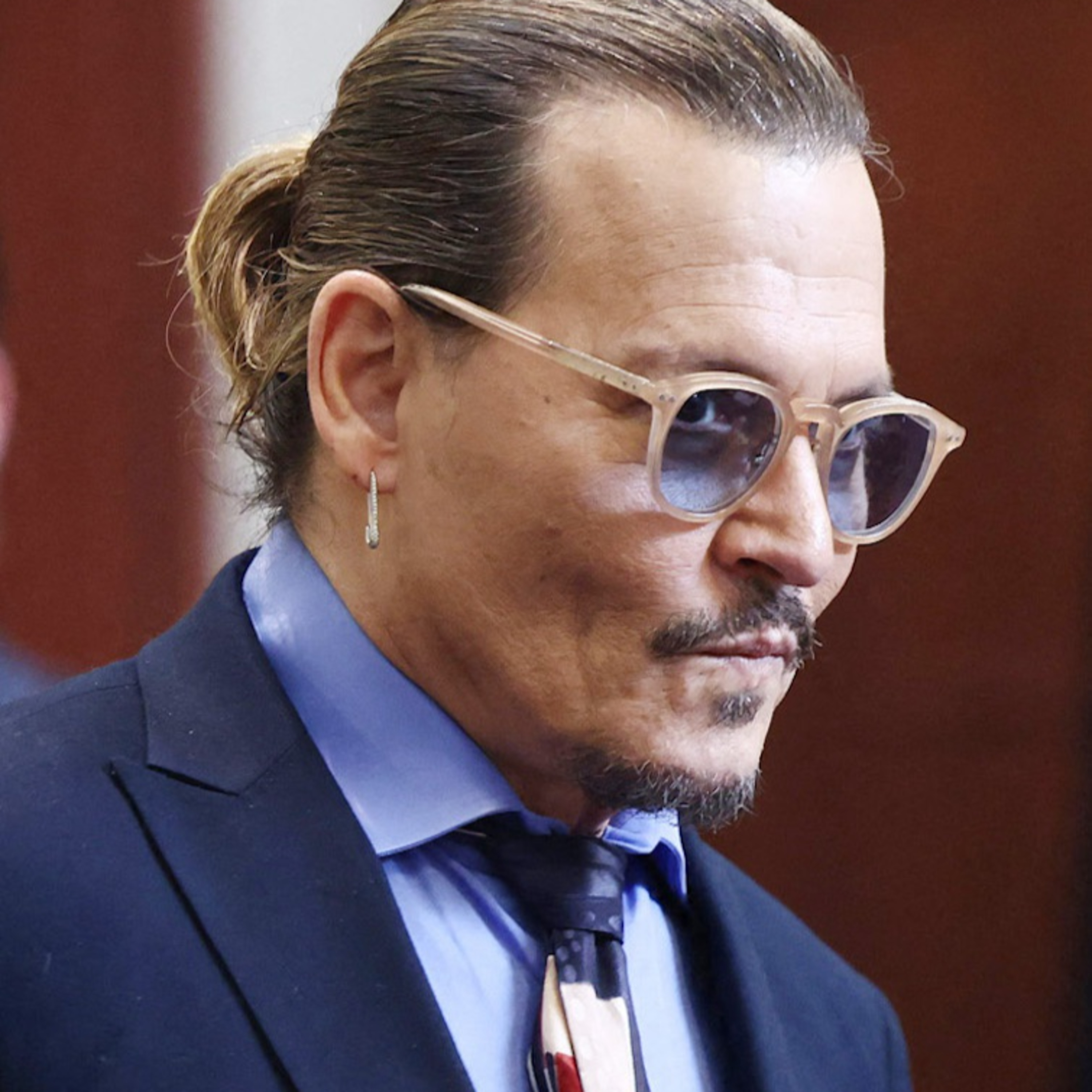 Johnny Depp tiếp tục báo tin vui đến người hâm mộ mặc kệ Amber Heard đang toan tính nhiều chuyện episode artwork