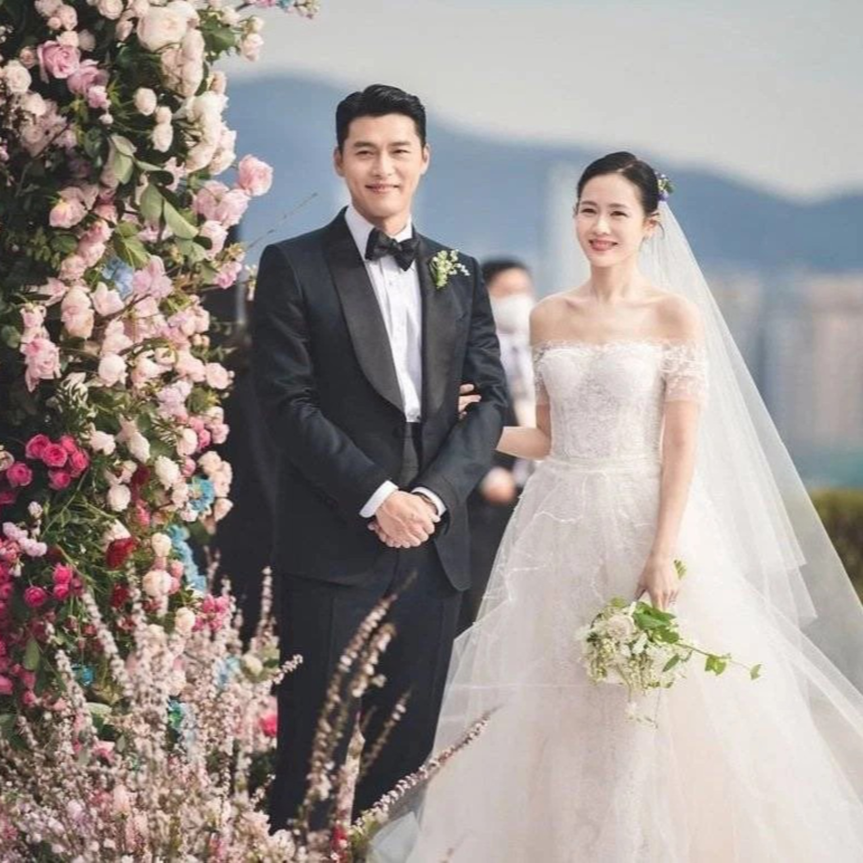Son Ye Jin bị lộ sự thật về mối quan hệ với bố mẹ Hyun Bin: Đặc biệt là mẹ chồng - nàng dâu episode artwork