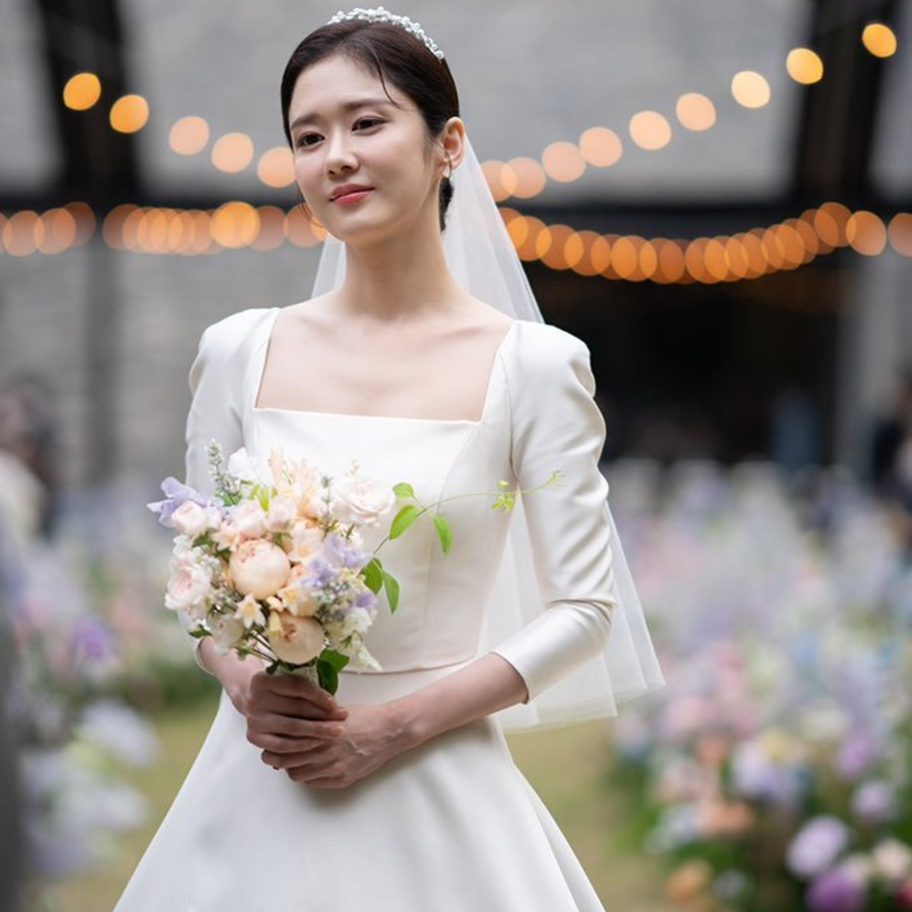 Jang Nara hôn chồng đắm đuối, nhảy tưng bừng trong đám cưới sau 41 năm thoát ế episode artwork