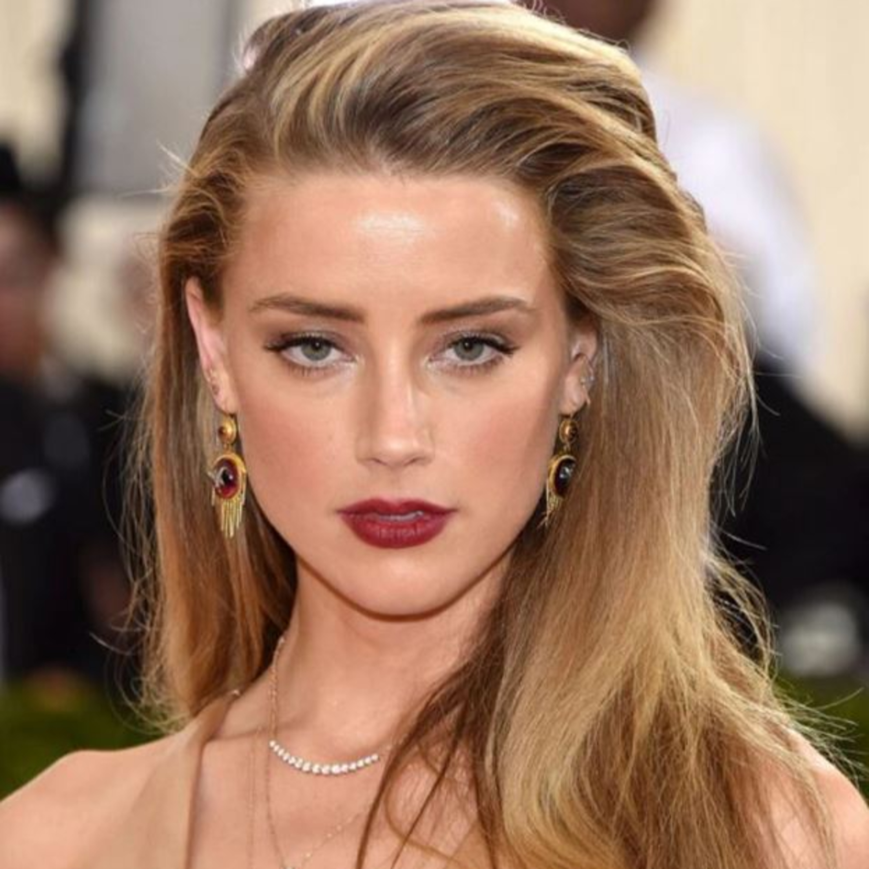 Amber Heard thị phi, hàng loạt sao đình đám rời đi kéo đến ngày tàn của vũ trụ điện ảnh DC  episode artwork