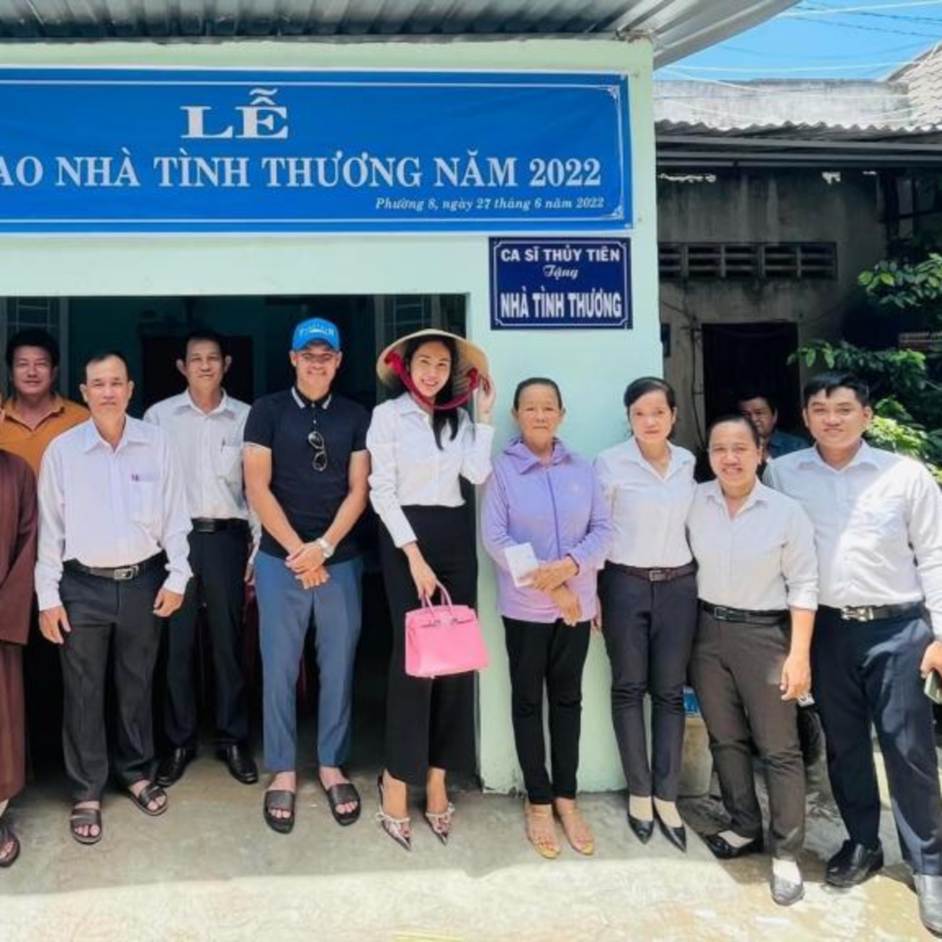 Thủy Tiên cùng ông xã Công Vinh tiếp tục xây nhà tình nghĩa hậu lùm xùm từ thiện miền Trung  episode artwork