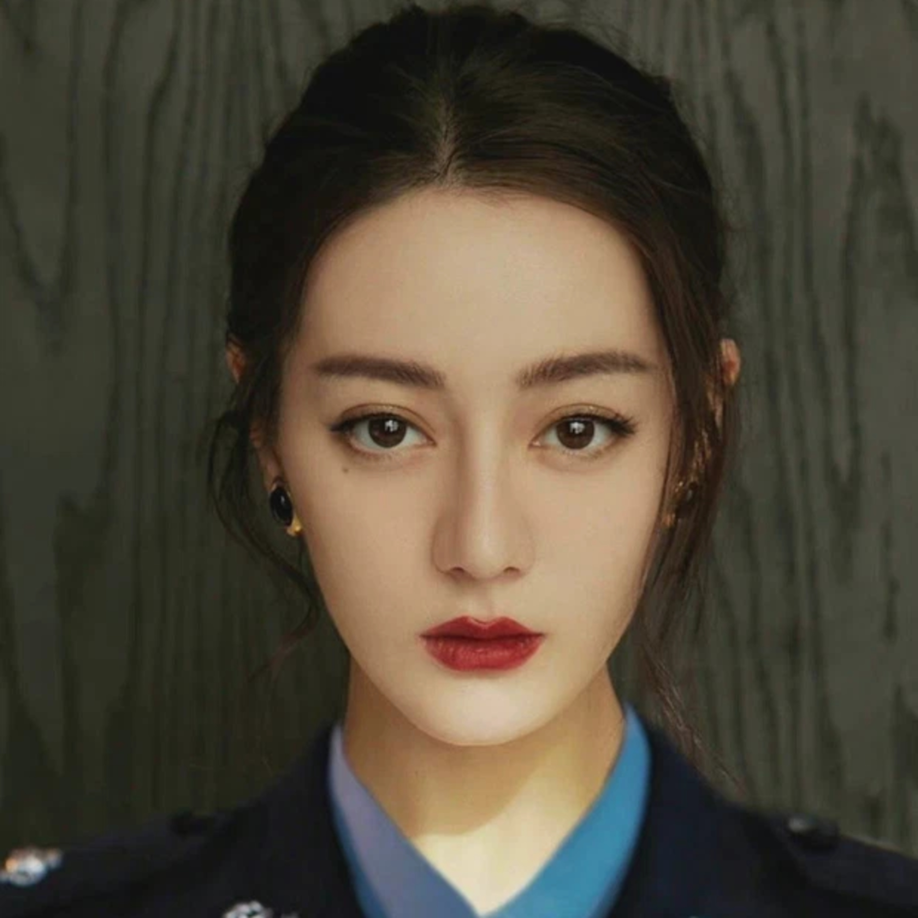 Địch Lệ Nhiệt Ba bất ngờ bị khán giả quay lưng: 'Không đủ năng lực!' episode artwork