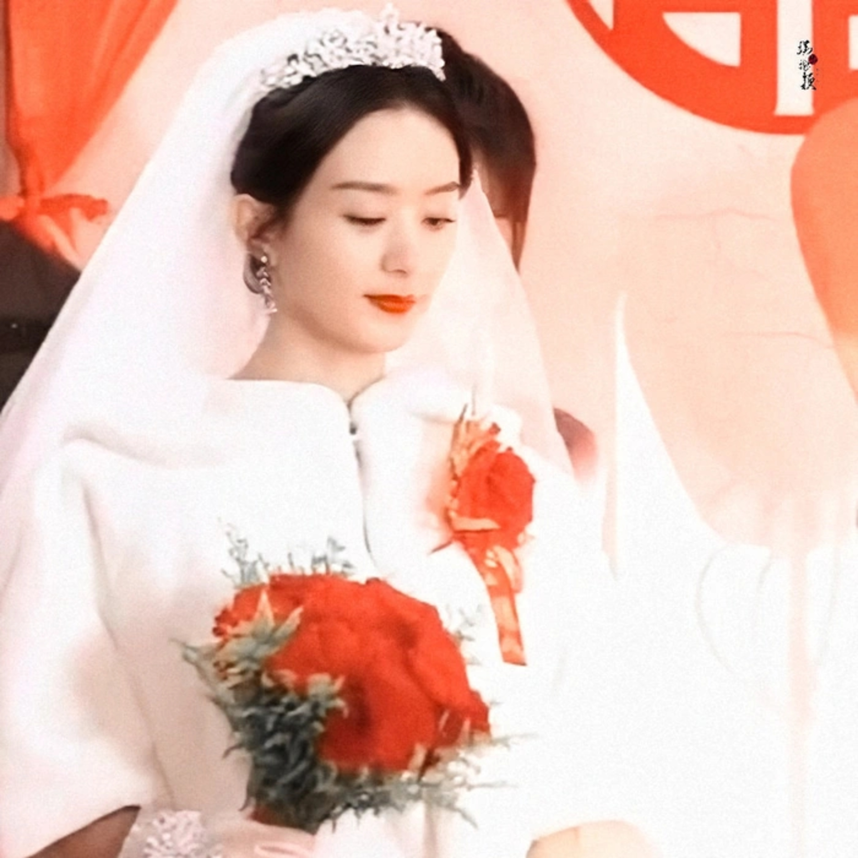 Triệu Lệ Dĩnh lộng lẫy trong tạo hình váy cưới nhưng bị chê không bằng Lưu Diệc Phi? episode artwork