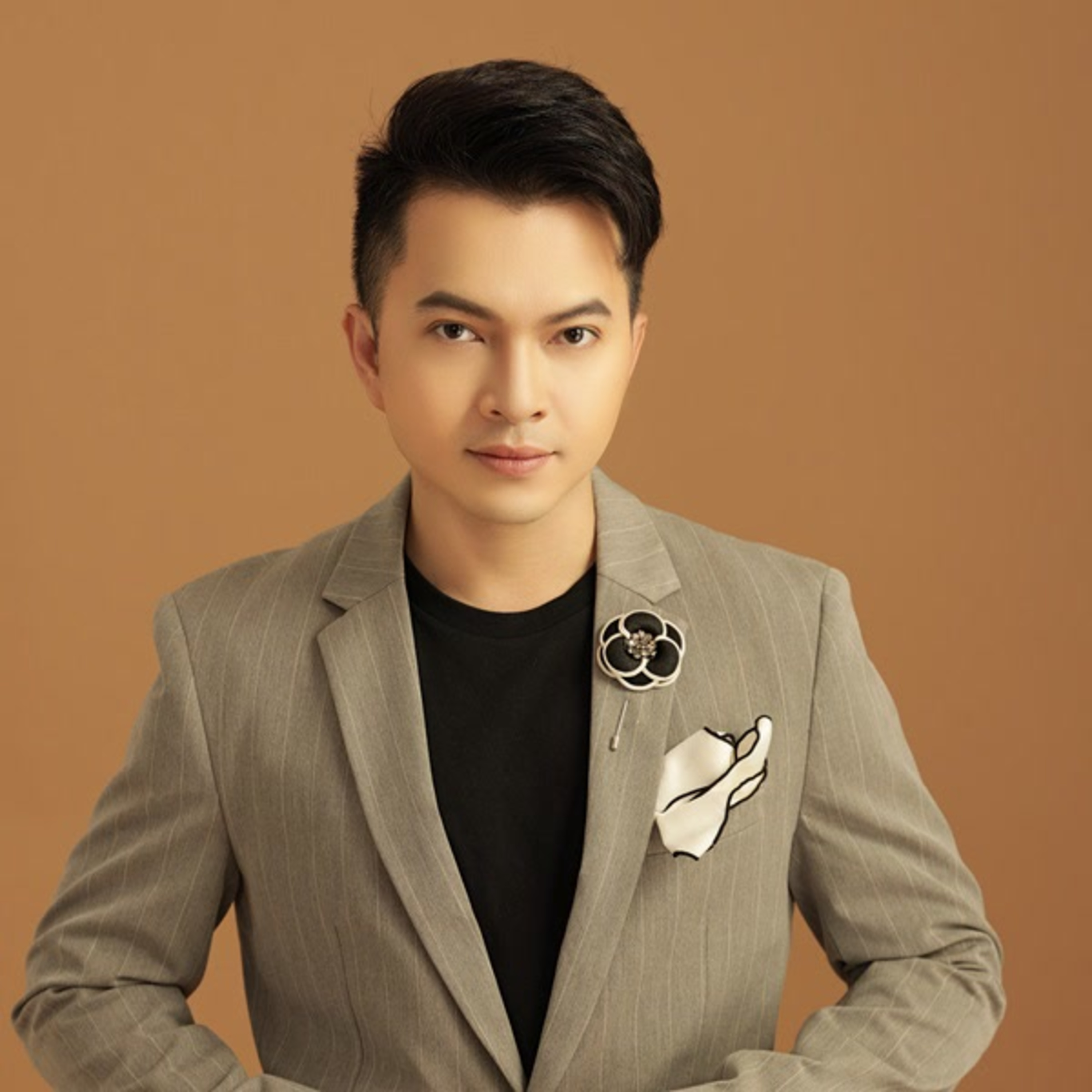Ca sĩ Nam Cường: Vướng tin đồn đồng giới trước khi kết hôn và cuộc sống một mình nuôi con kín tiếng episode artwork