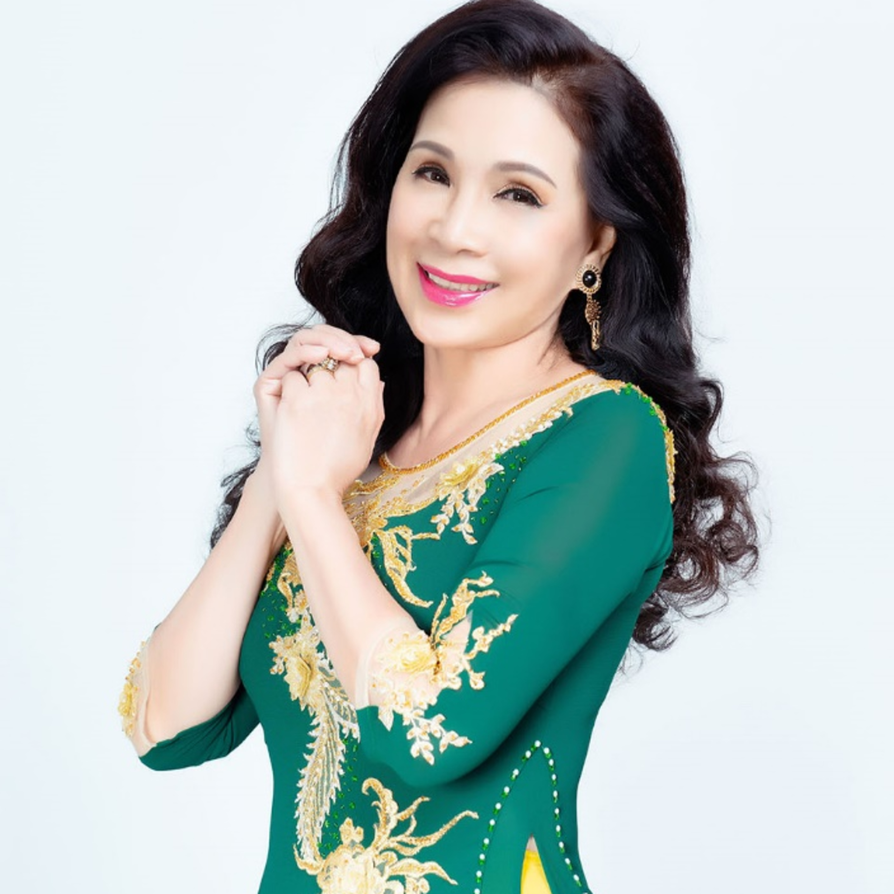 NSND Kim Xuân: Từng đi tấu hài, mở sạp bán quần áo, 40 năm được chồng đưa đón đi diễn episode artwork