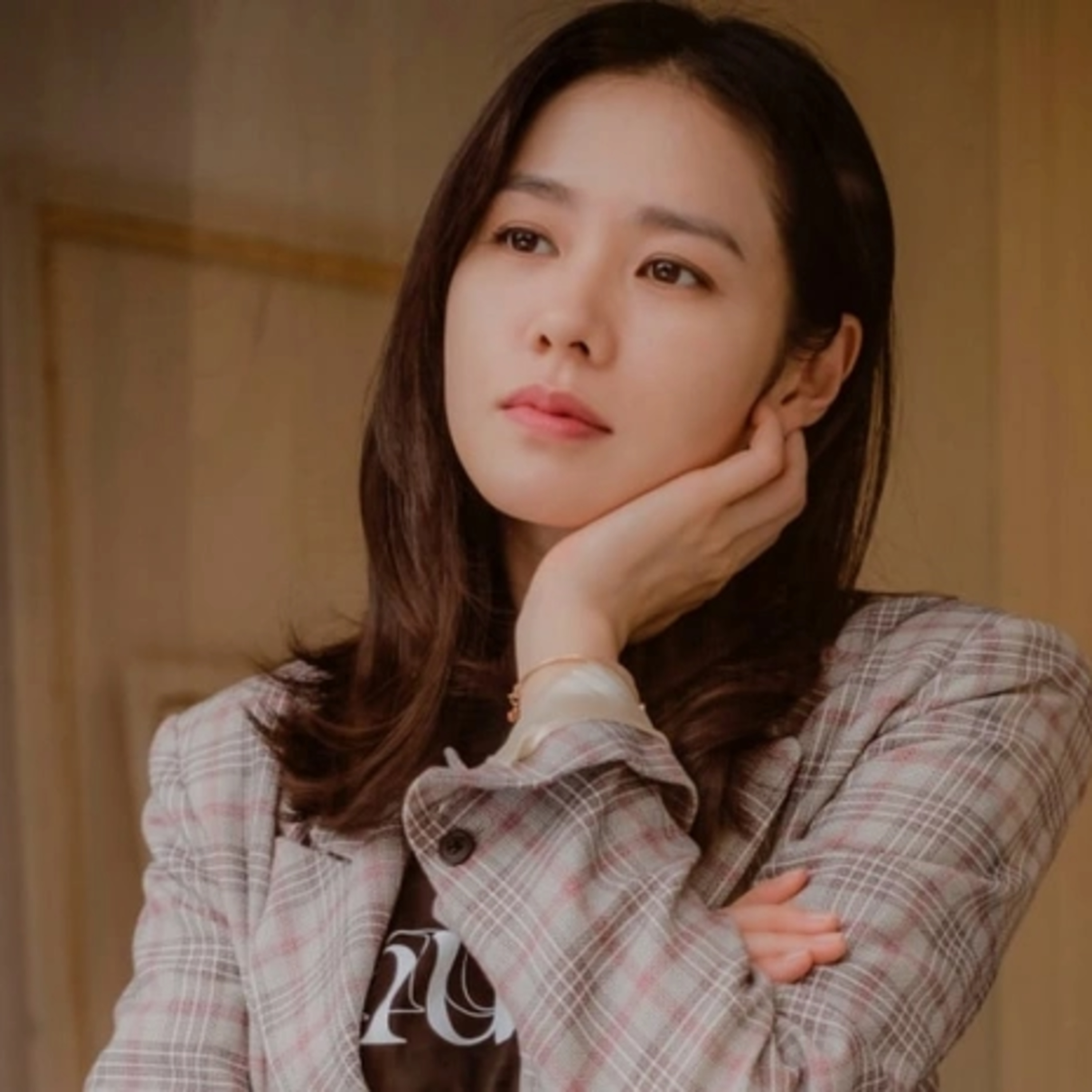 Son Ye Jin và bạn thân Gong Hyo Jin tranh nhau ngôi đầu BXH danh giá episode artwork