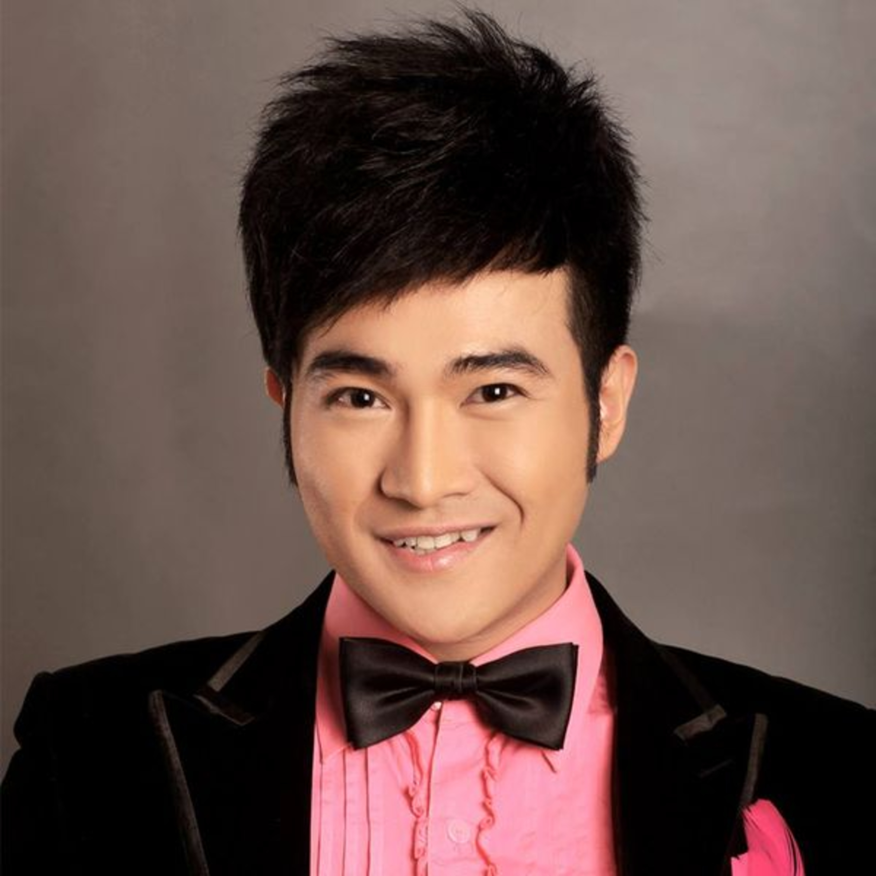 Minh Quân tuyên bố cạch mặt "đồng nghiệp showbiz" hai mặt giữa scandal của nghệ sĩ tại Tây Ban Nha episode artwork
