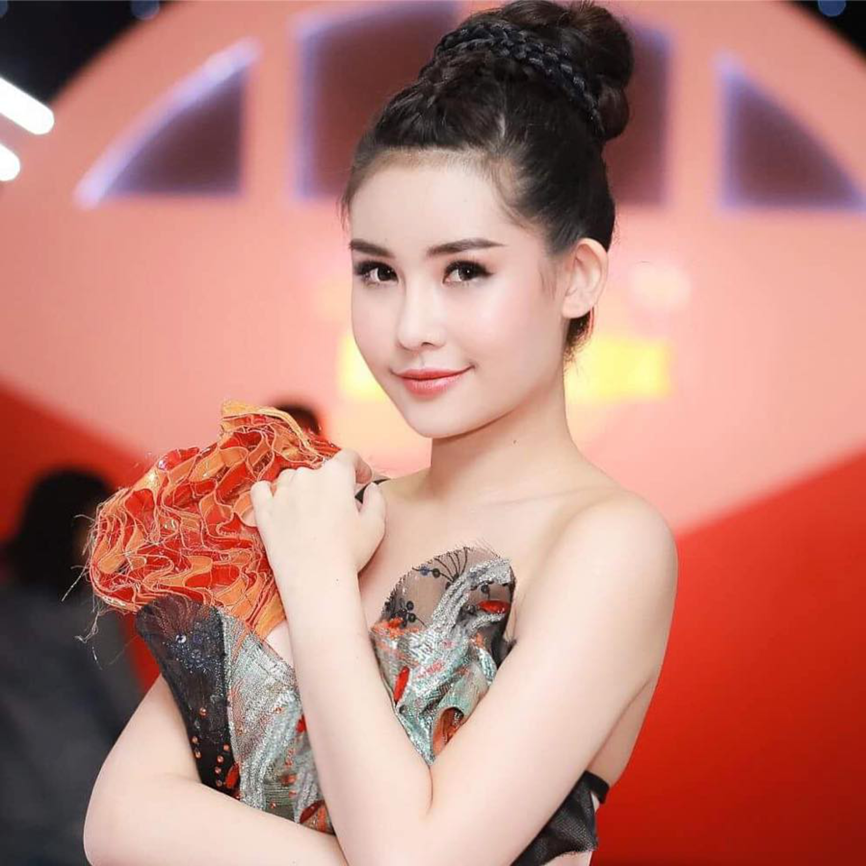 Hoa hậu Lê Âu Ngân Anh sẽ lên xe hoa vào cuối năm nay với chồng đại gia episode artwork