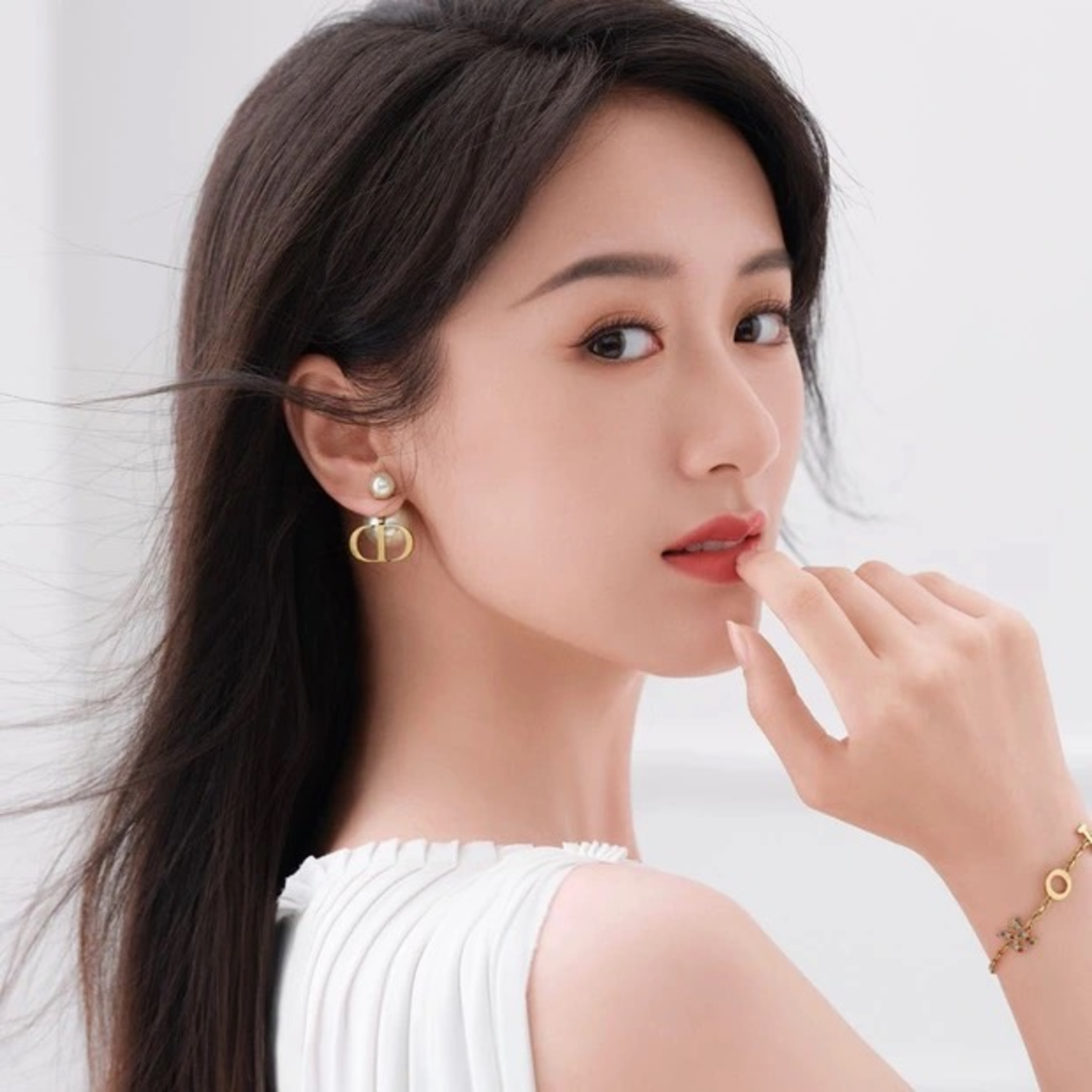 Viên Băng Nghiên đối mặt phong sát, bị xóa hình ảnh vì công ty trốn thuế 6 tỷ đồng episode artwork