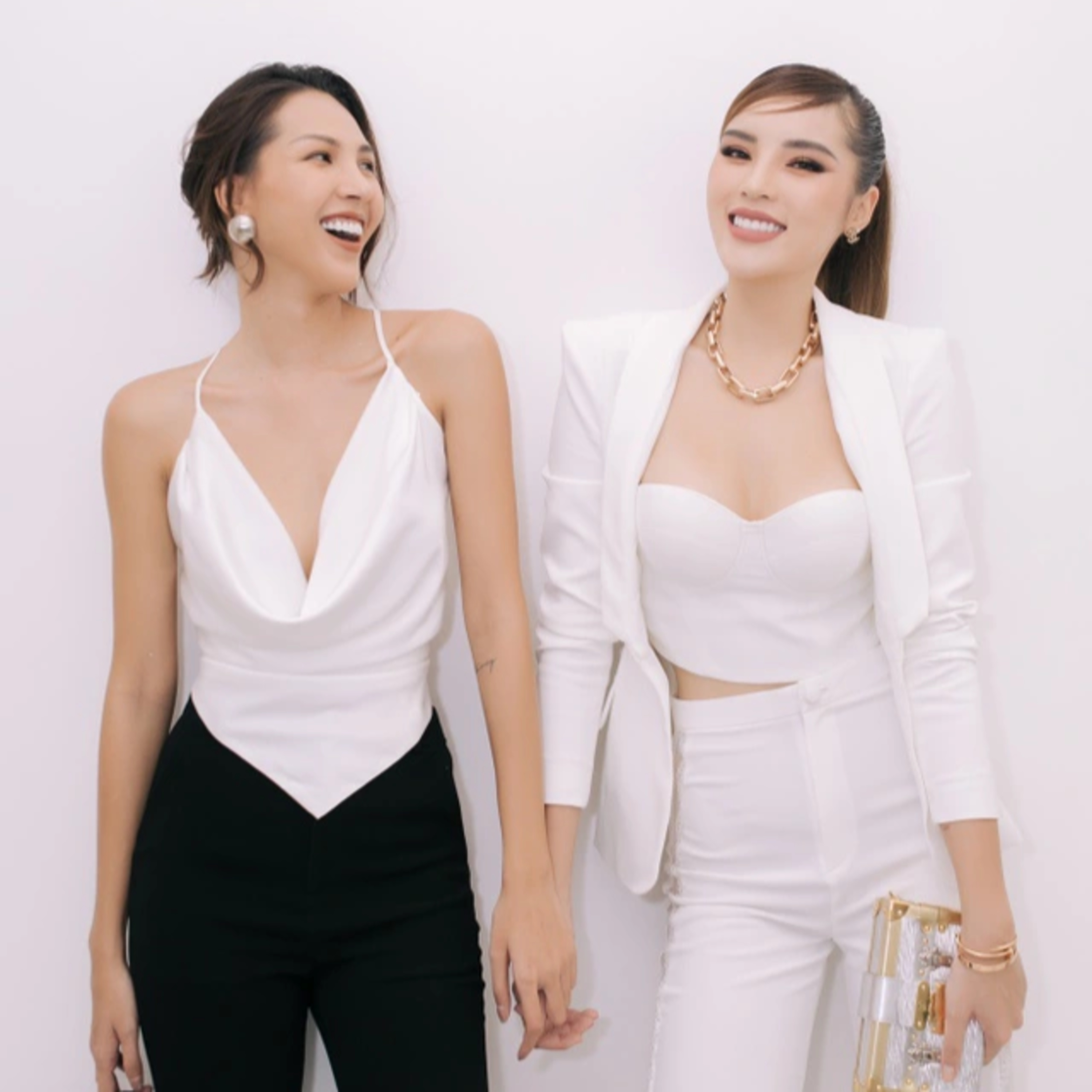 Kỳ Duyên bị lộ khoảnh khắc âu yếm, làm nũng với Minh Triệu trên trường quay khiến fan bấn loạn episode artwork