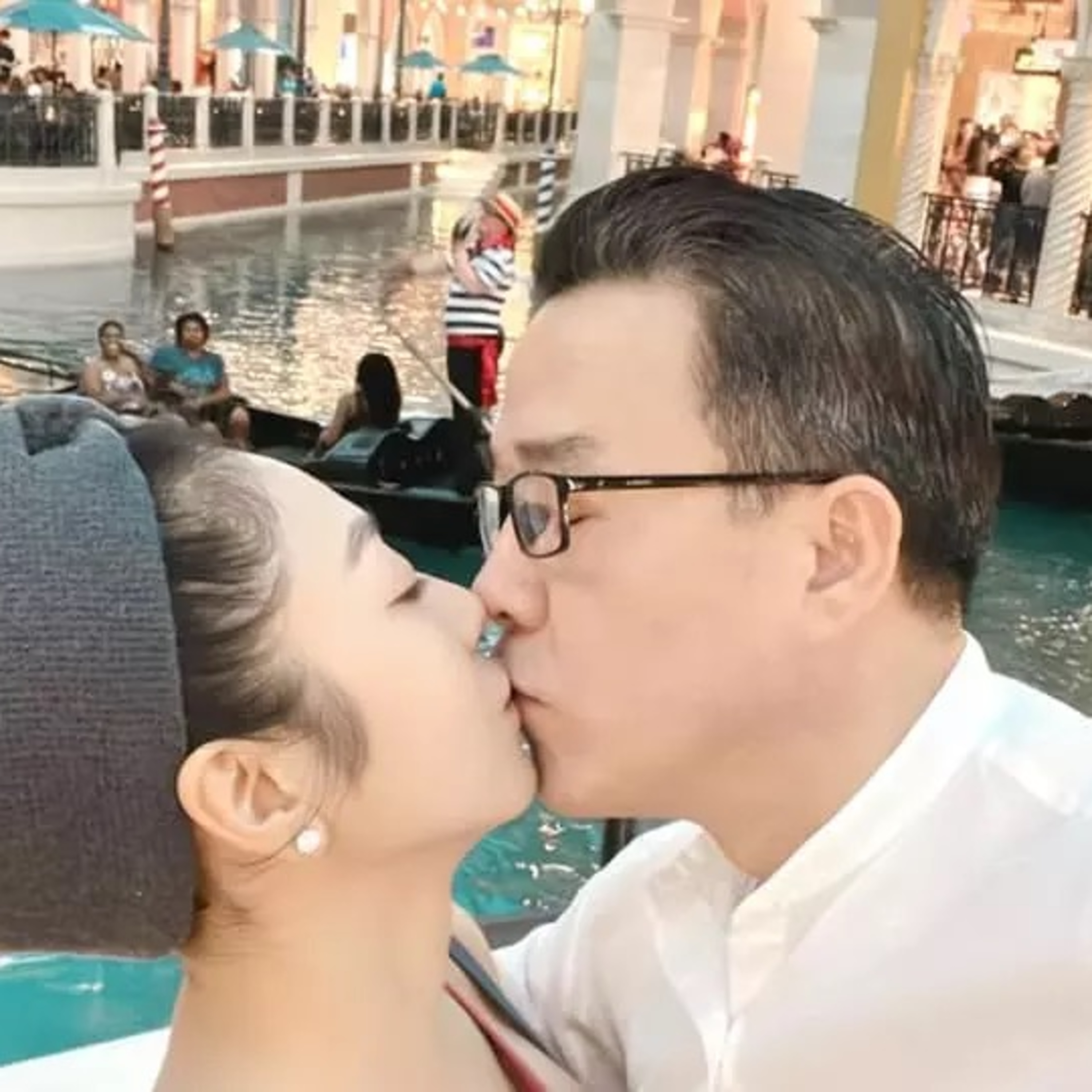 'Vua cá Koi' khóa môi Hà Thanh Xuân chốn đông người, biến nơi công cộng thành thiên đường tình yêu episode artwork