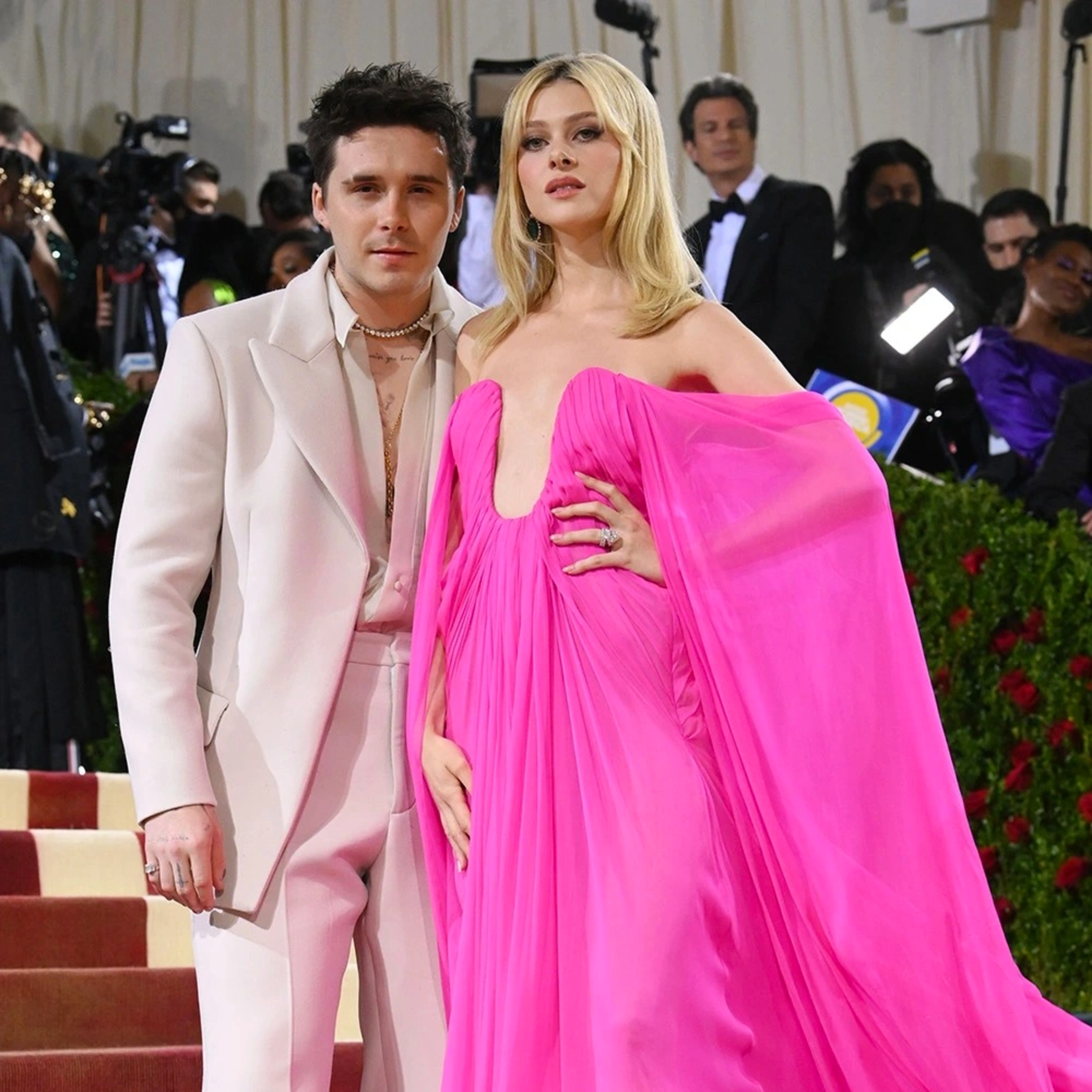 Nicola Peltz tiết lộ góc khuất trong mối quan hệ với Brooklyn Beckham episode artwork