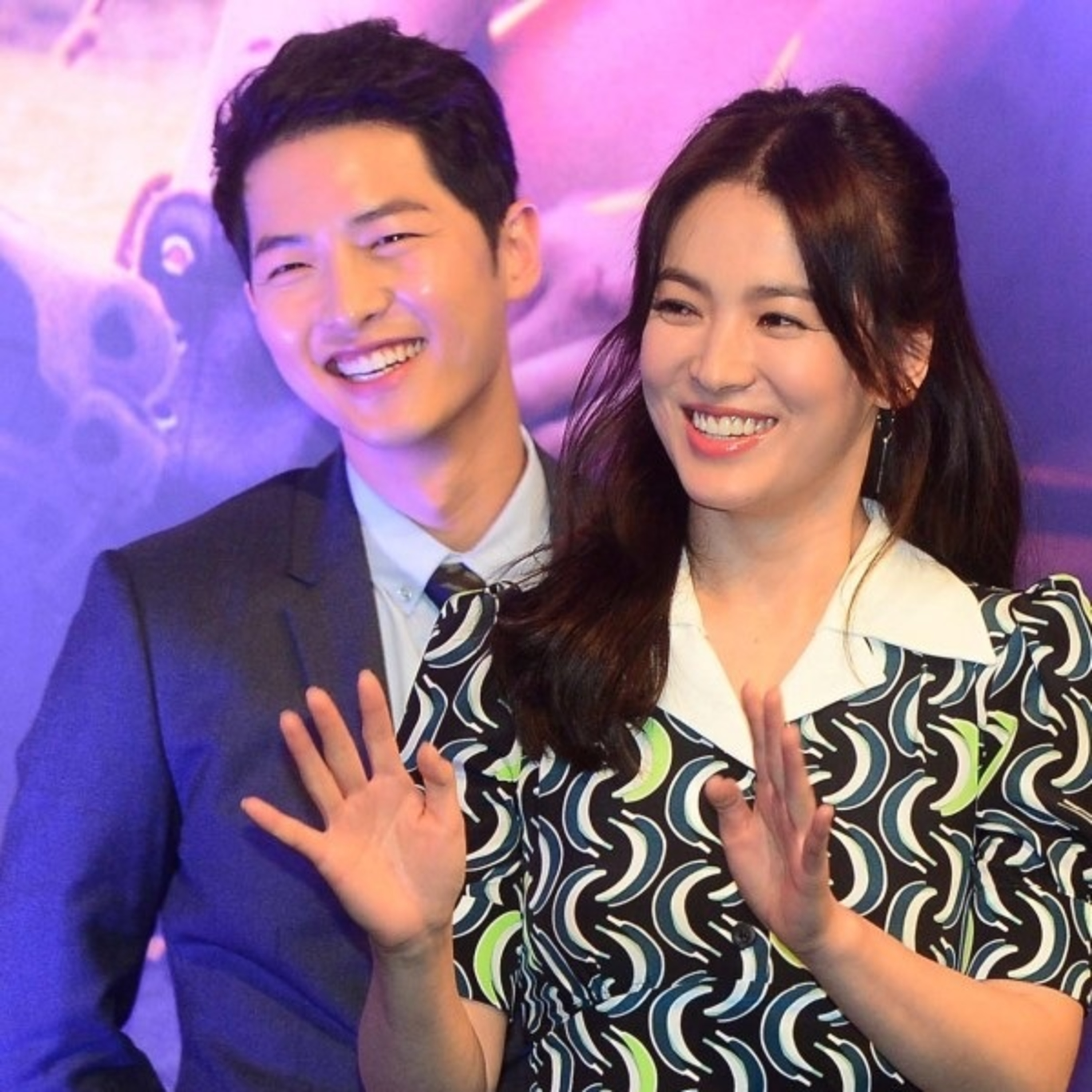 Song Hye Kyo bị bắt gặp thân thiết với trai lạ ở trời Tây giữa tin đồn tái hợp Song Joong Ki episode artwork