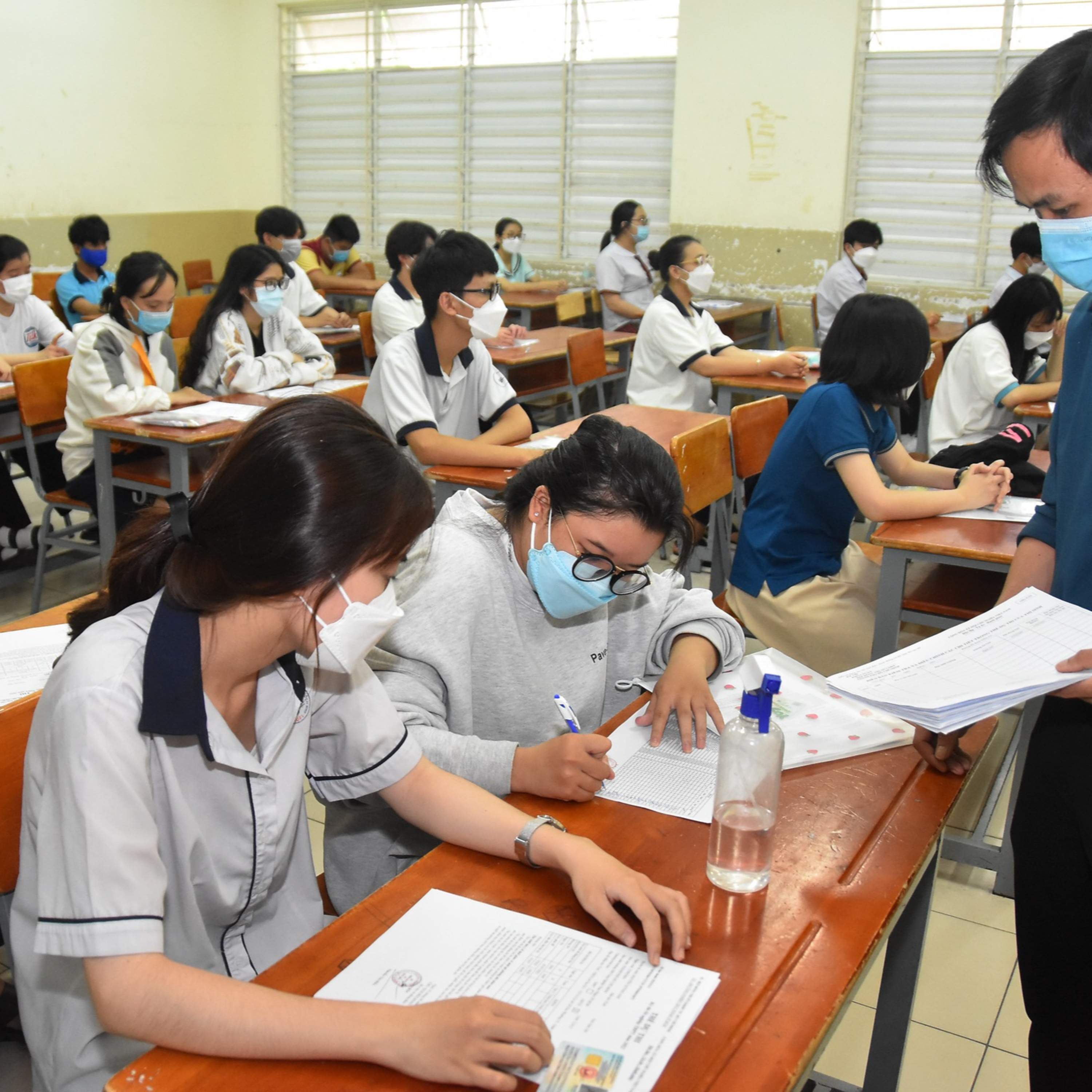 1001 câu chuyện của các sĩ tử trong kỳ thi tốt nghiệp THPT 2022 episode artwork