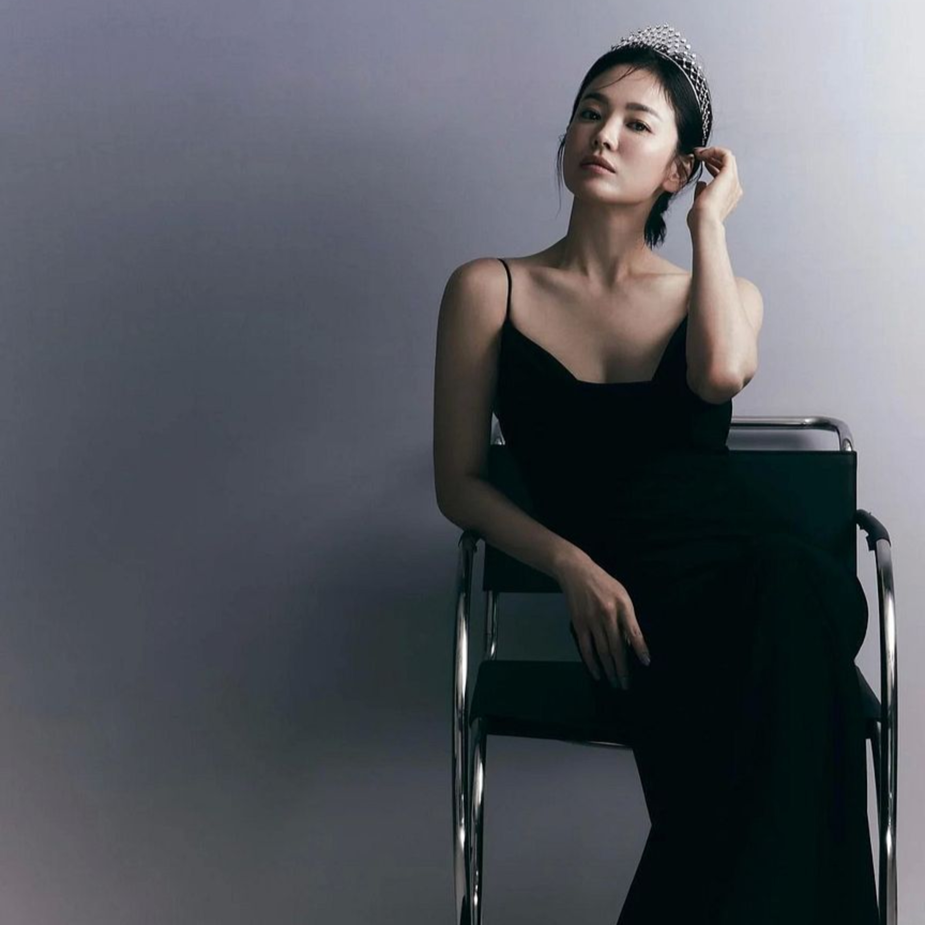 Song Hye Kyo lộ khuyết điểm vóc dáng tại sân bay, bị chê không bằng Son Ye Jin episode artwork