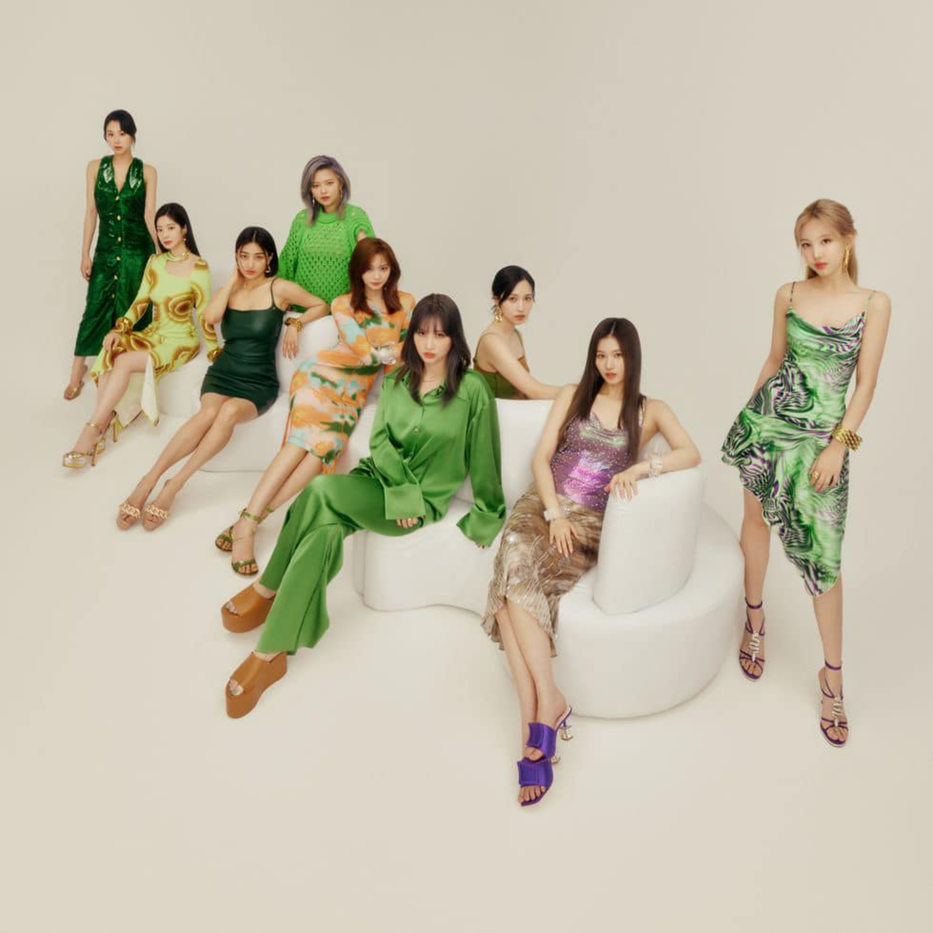 TWICE phải trả giá đắt cho sự nổi tiếng: Ám ảnh fan cuồng, mất quyền riêng tư episode artwork