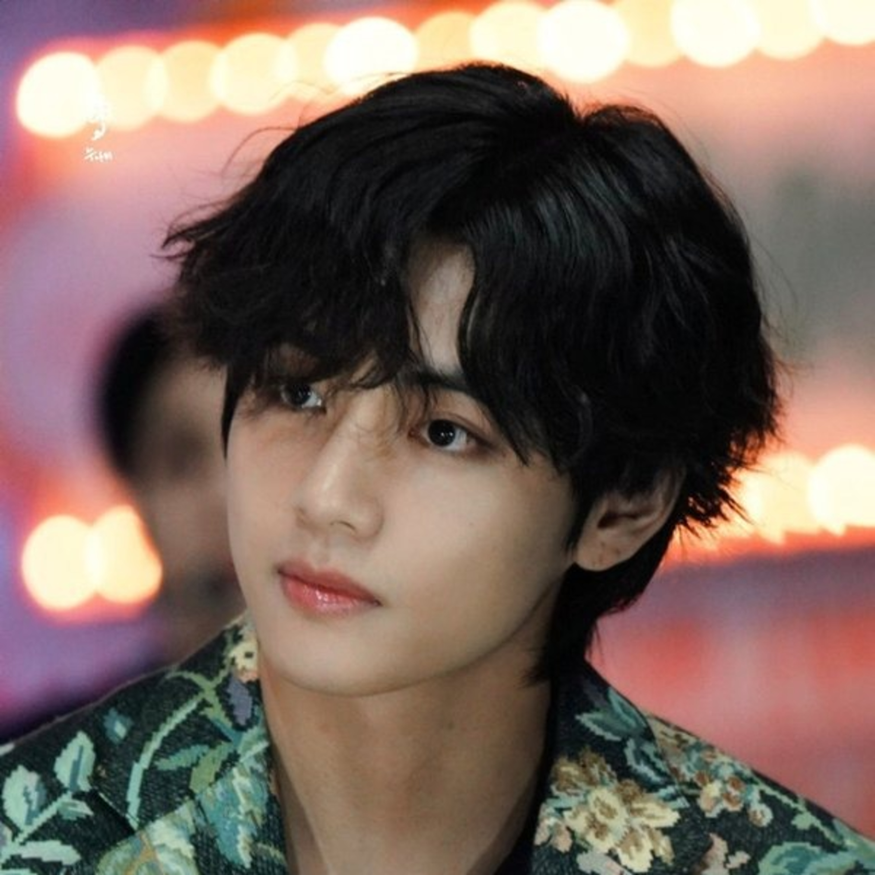 V (BTS) nhận tin vui, tiết lộ nhiều thông tin sốc về album solo đầu tay  episode artwork
