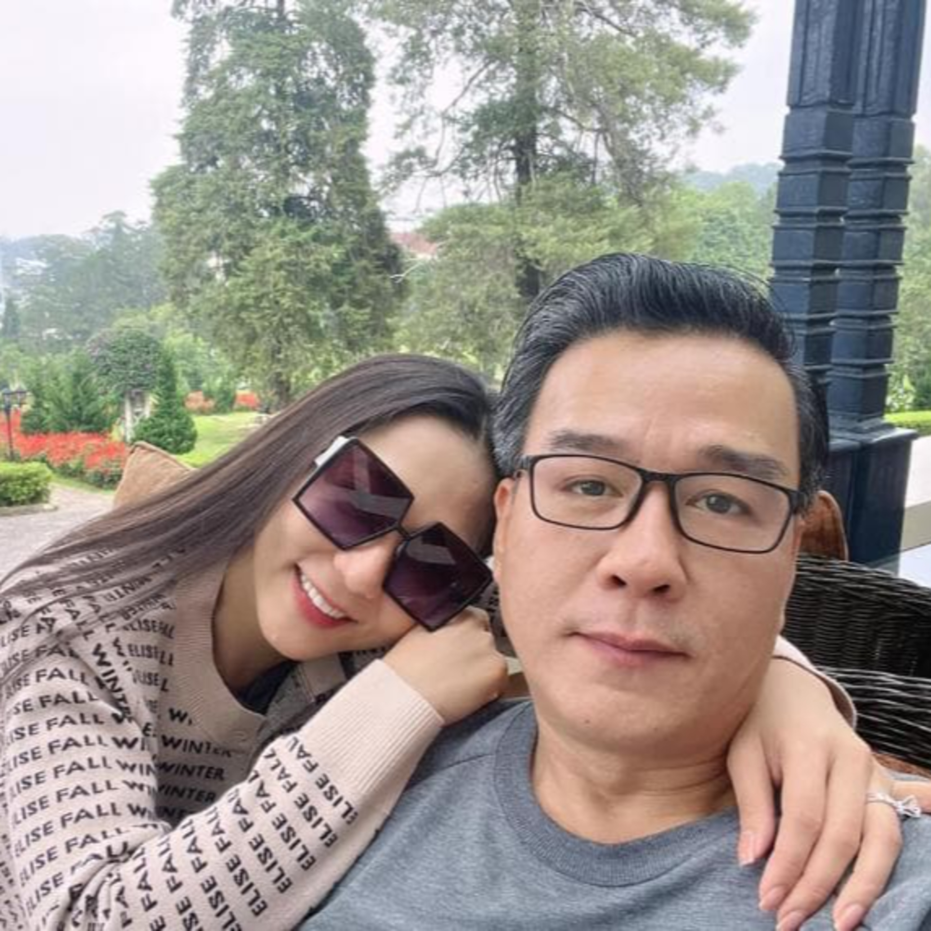 Hà Thanh Xuân đưa chồng vi vu trời Tây, không ngại ngần nựng yêu và hôn giữa chốn đông người episode artwork