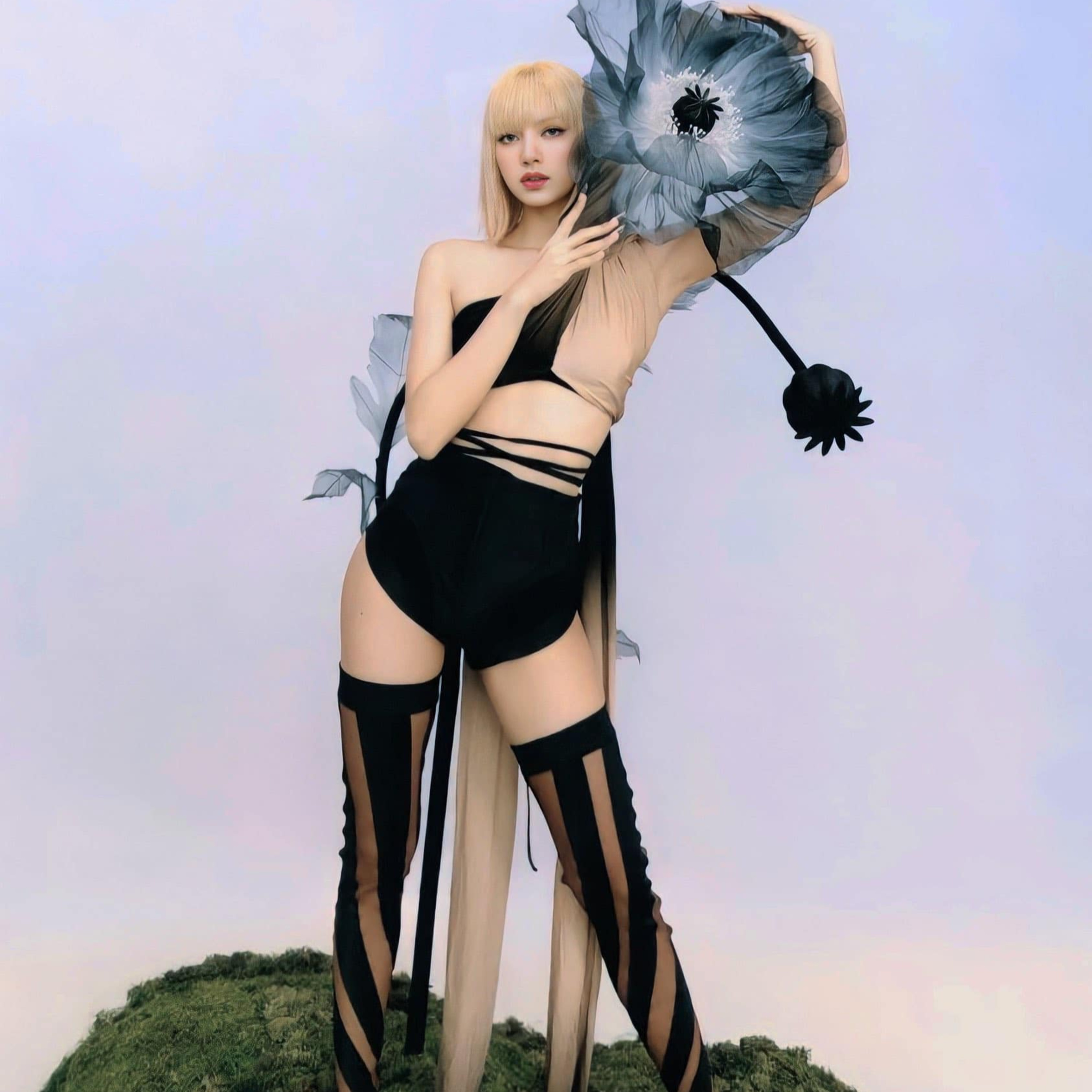 Lisa hé lộ khoảng thời gian chỉ biết khóc, cảm thấy như gánh nặng của BLACKPINK episode artwork