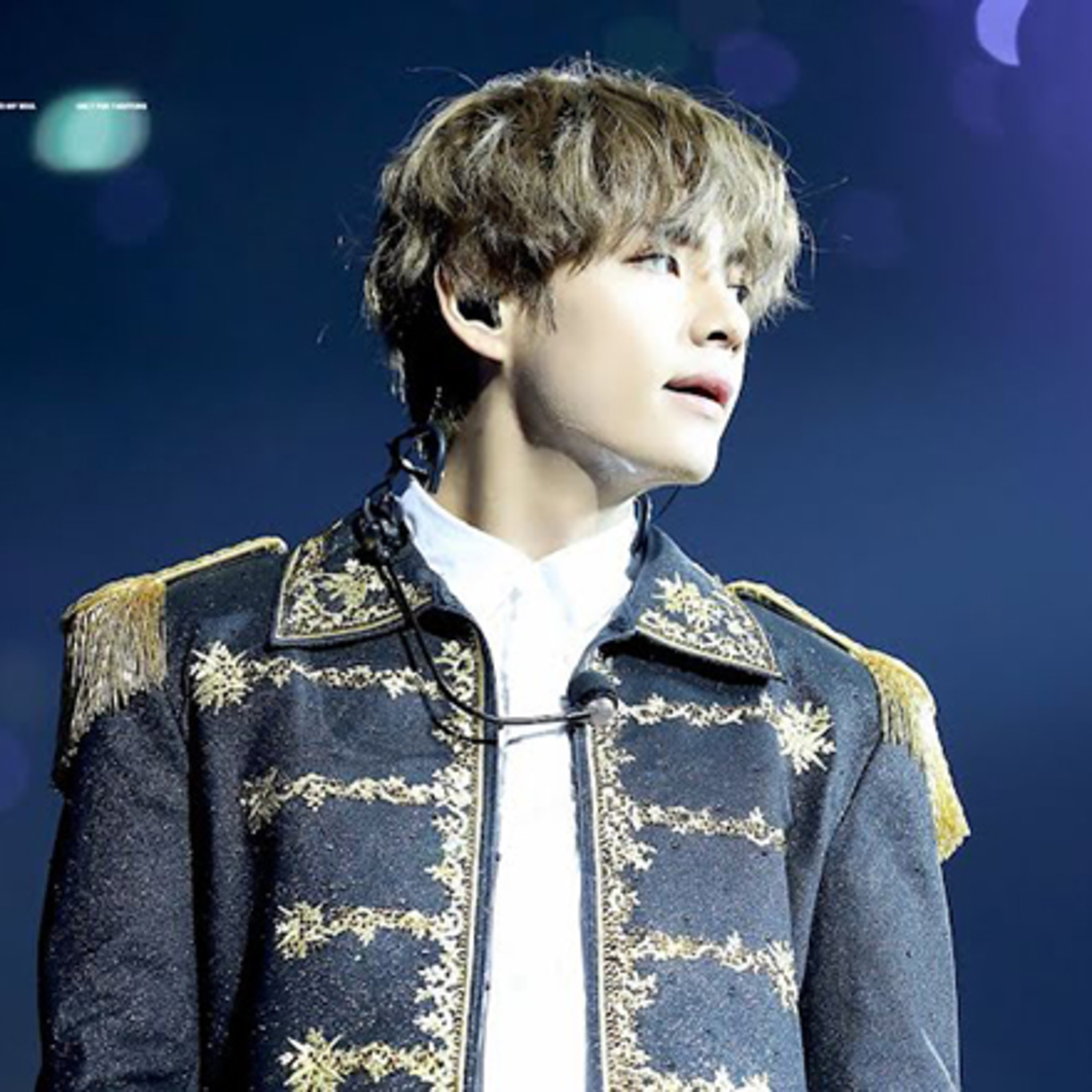 V (BTS) đi khám răng, co rúm tay chân vì sợ bác sĩ, tiết lộ 1 sở thích khó đỡ episode artwork