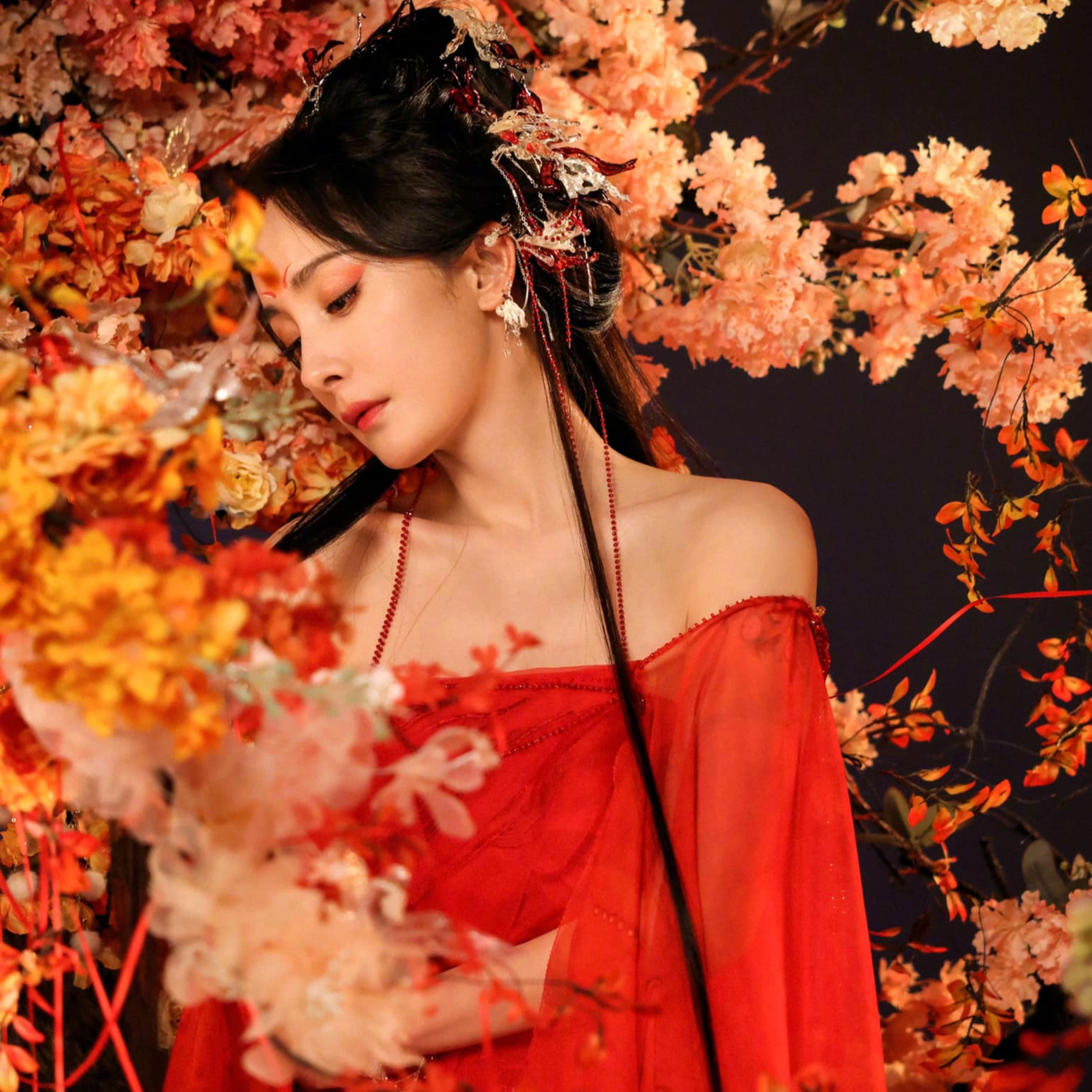 Dương Mịch chấn thương nặng ở mắt, quyết định rút khỏi Hồ Yêu Tiểu Hồng Nương? episode artwork