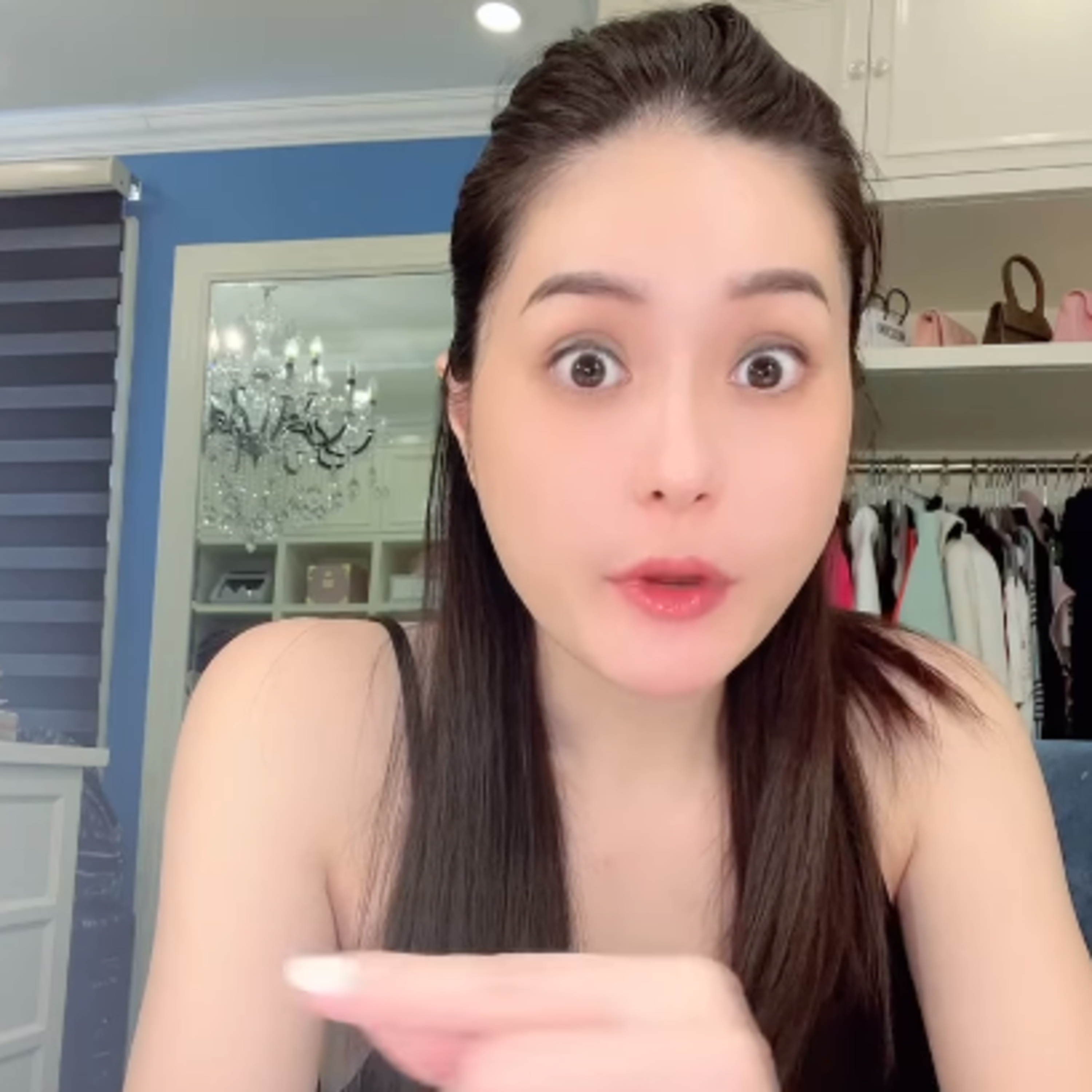 Đoàn Di Băng xin lỗi, thừa nhận không đủ tiền khi tuyên bố xây nhà cho người nghèo episode artwork