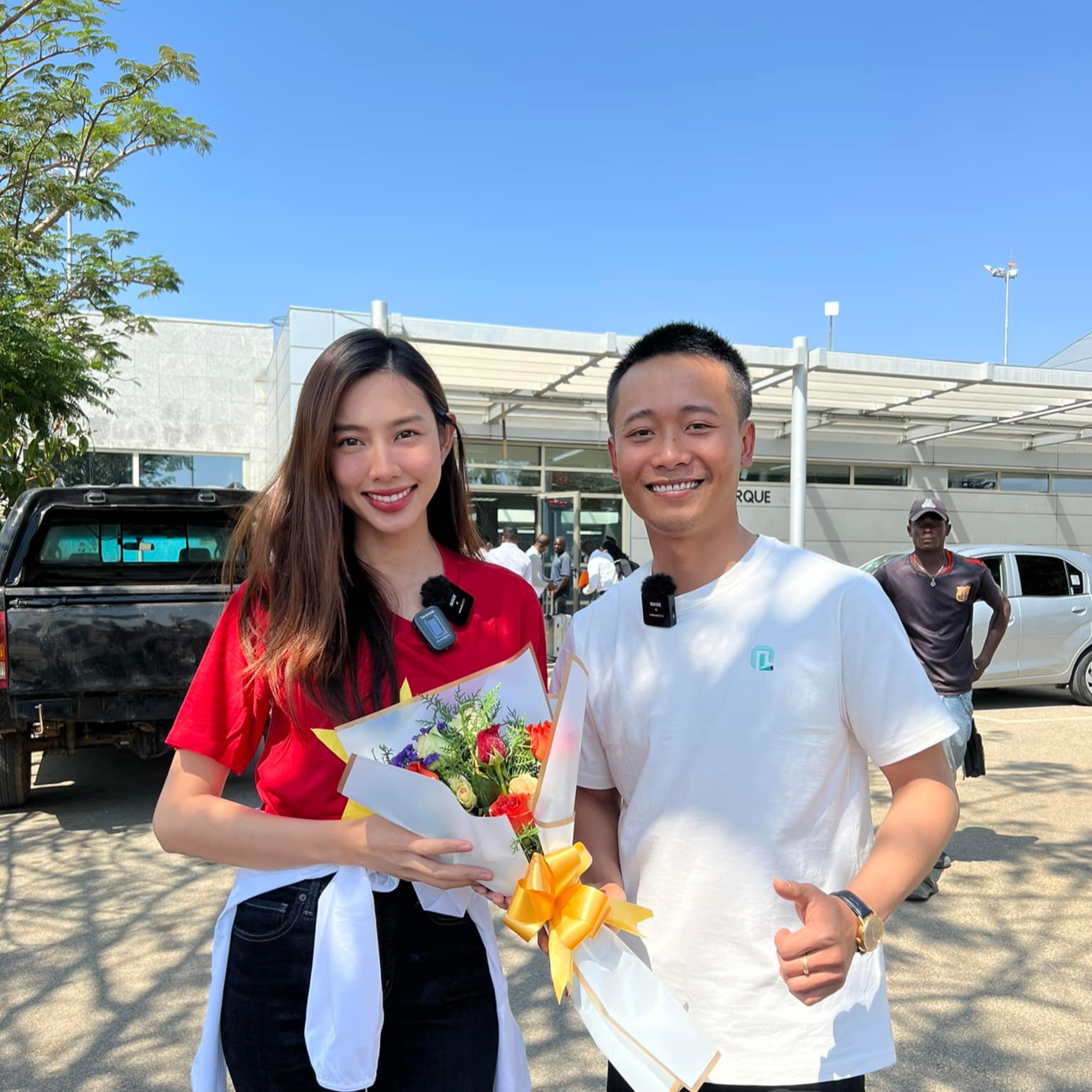 Thùy Tiên khoe thêm loạt khoảnh khắc từ thiện ở châu Phi: Quang Linh Vlogs hộ tống như người yêu episode artwork