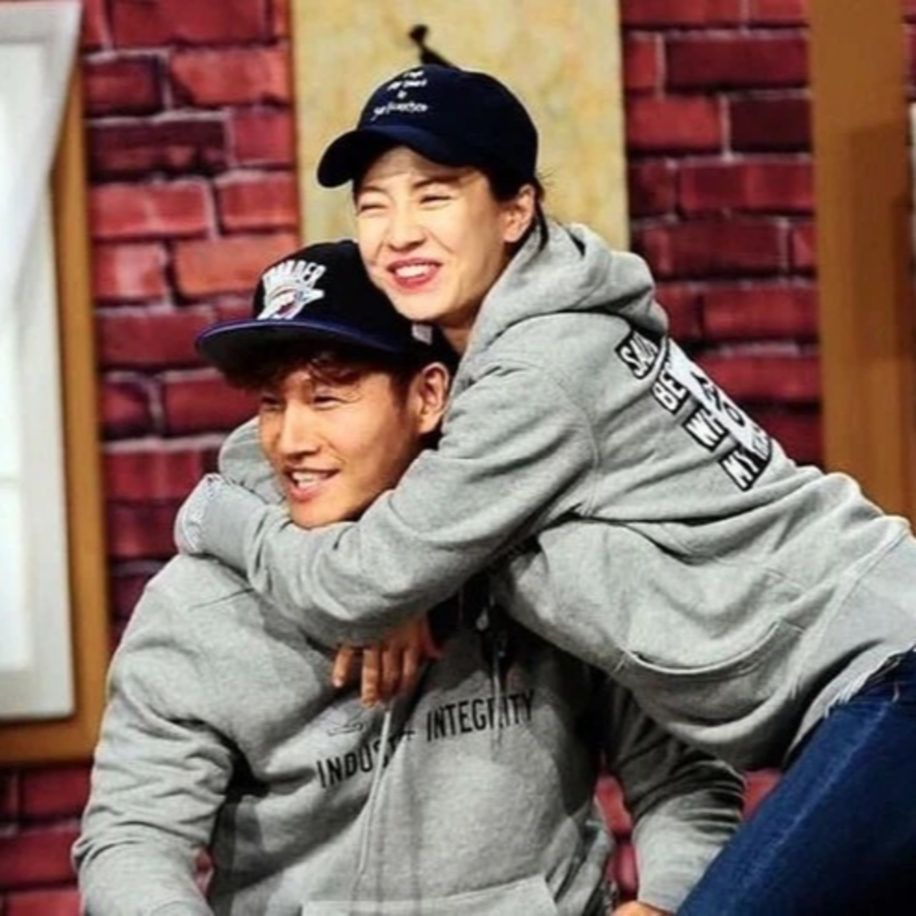 Song Ji Hyo tiết lộ tình cảm với Kim Jong Kook trên truyền hình, nói gì mà fan “khóc ròng” episode artwork