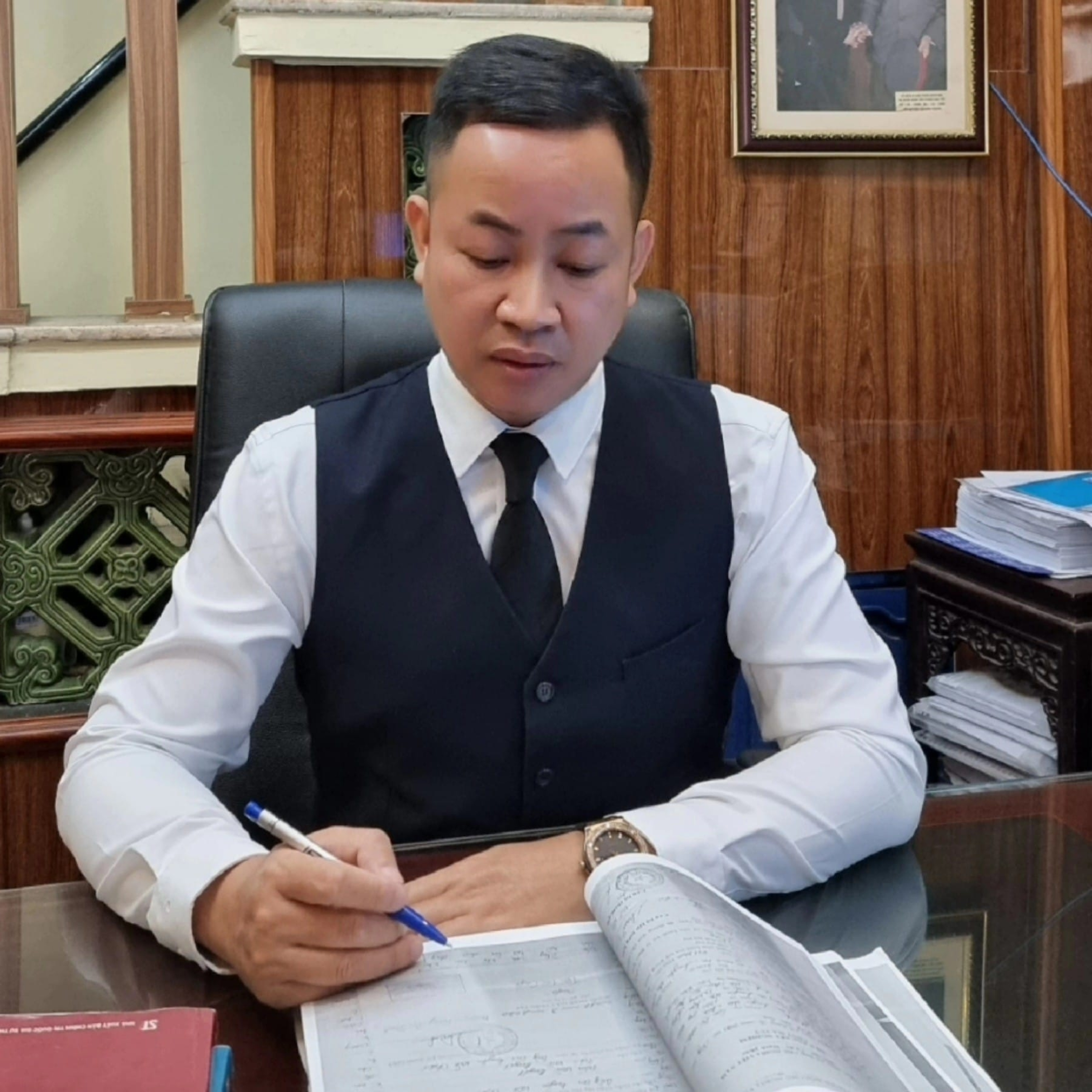 MỚI: Luật sư bóc trần lời khai gian dối của cha ruột, đổ hết lỗi cho dì ghẻ bạo hành bé V.A episode artwork