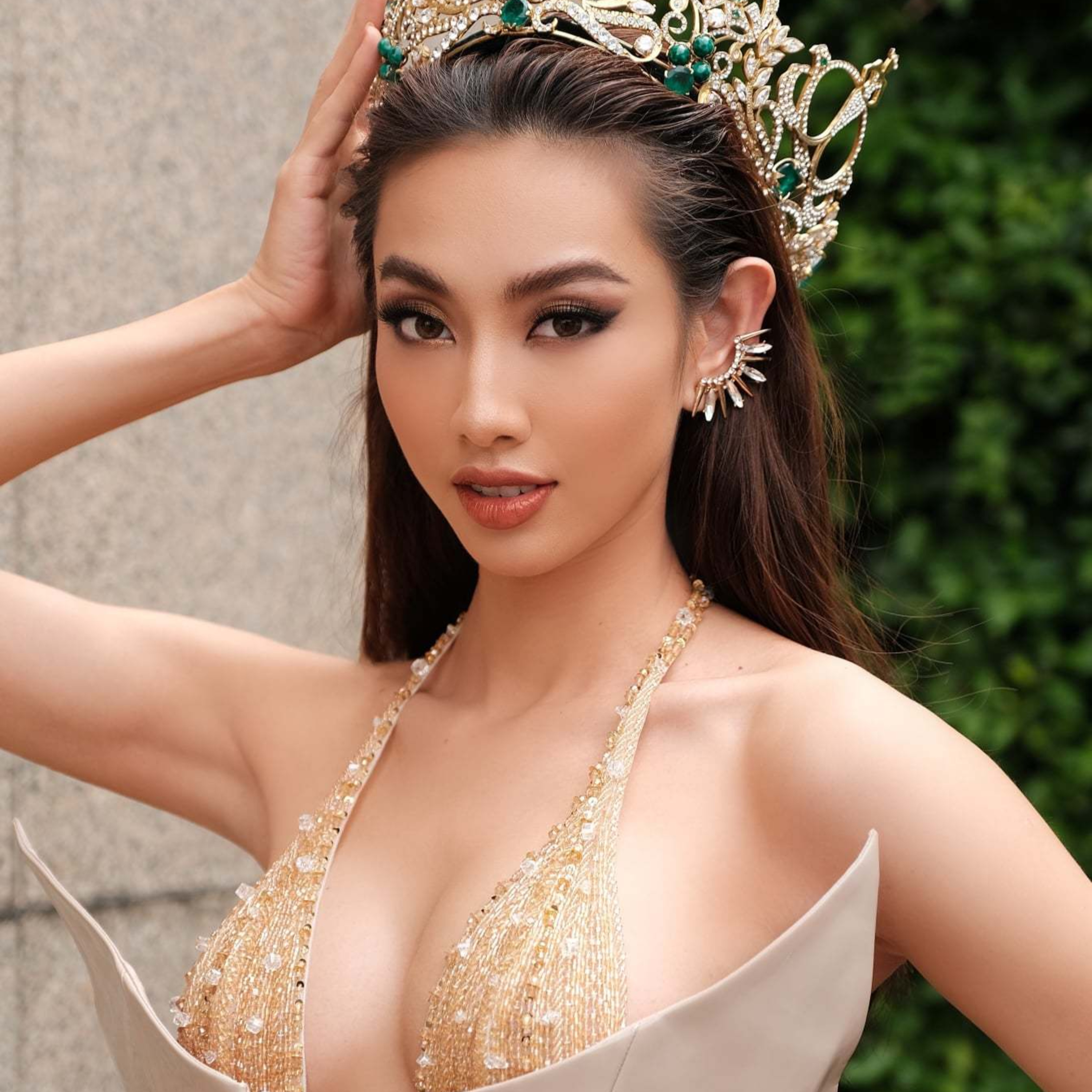 Hoa hậu Thuỳ Tiên bị miệt thị ngoại hình: "Cái răng thì to quá trời to, lỗ tai thì to hơn cái mặt" episode artwork