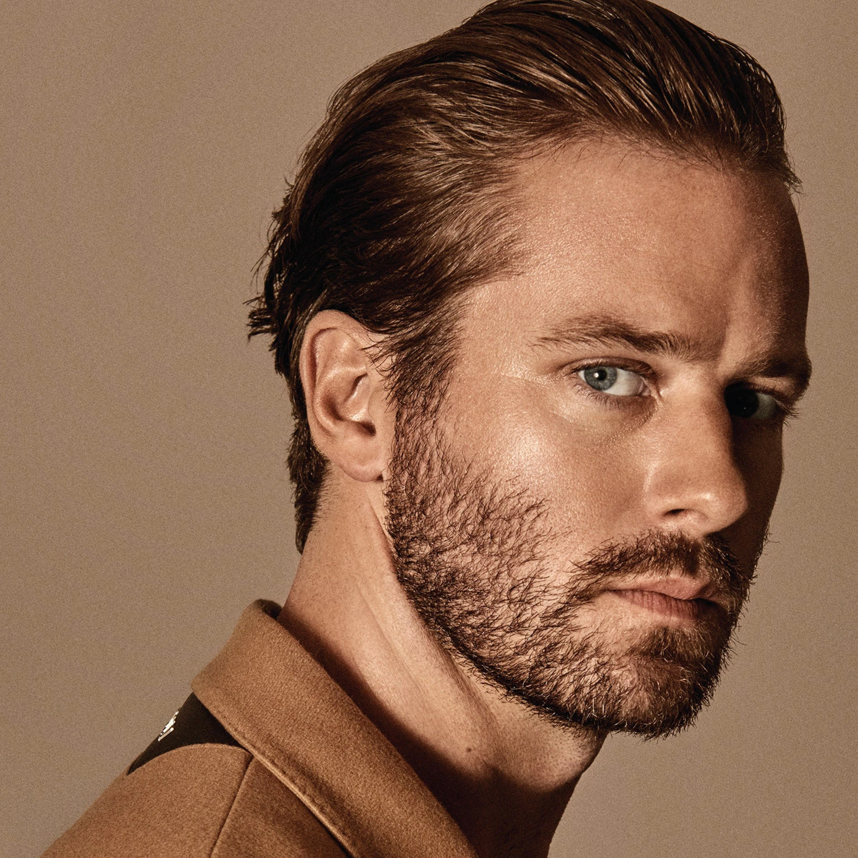 Armie Hammer - Mỹ nam ‘Call me by your name’ phải làm nhân viên phục vụ sau bê bối quấy rối ? episode artwork
