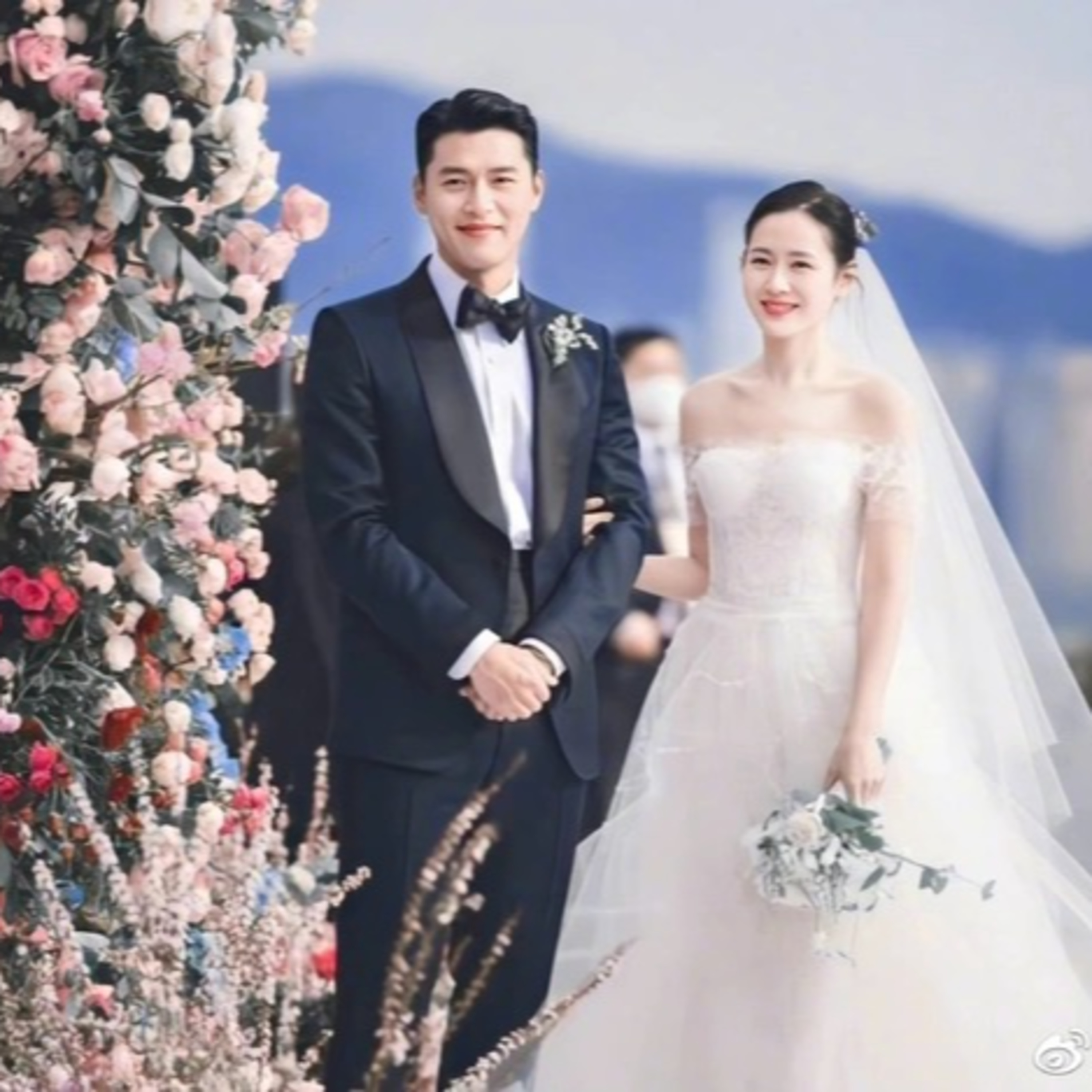 Hyun Bin - Son Ye Jin được truyền thông Hàn ưu ái gọi bằng 2 danh xưng mới  episode artwork