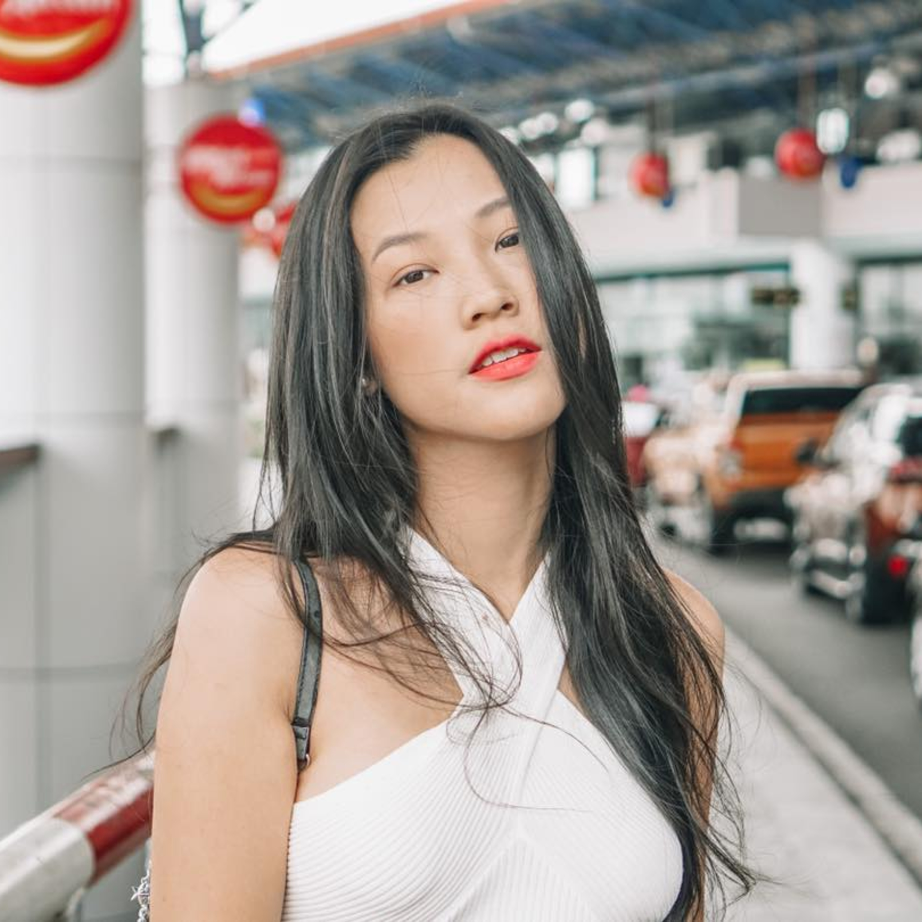Chồng cũ đăng ảnh thân thiết bên Hoàng Oanh và con trai, chia sẻ xúc động sau nghi vấn có "tình mới" episode artwork