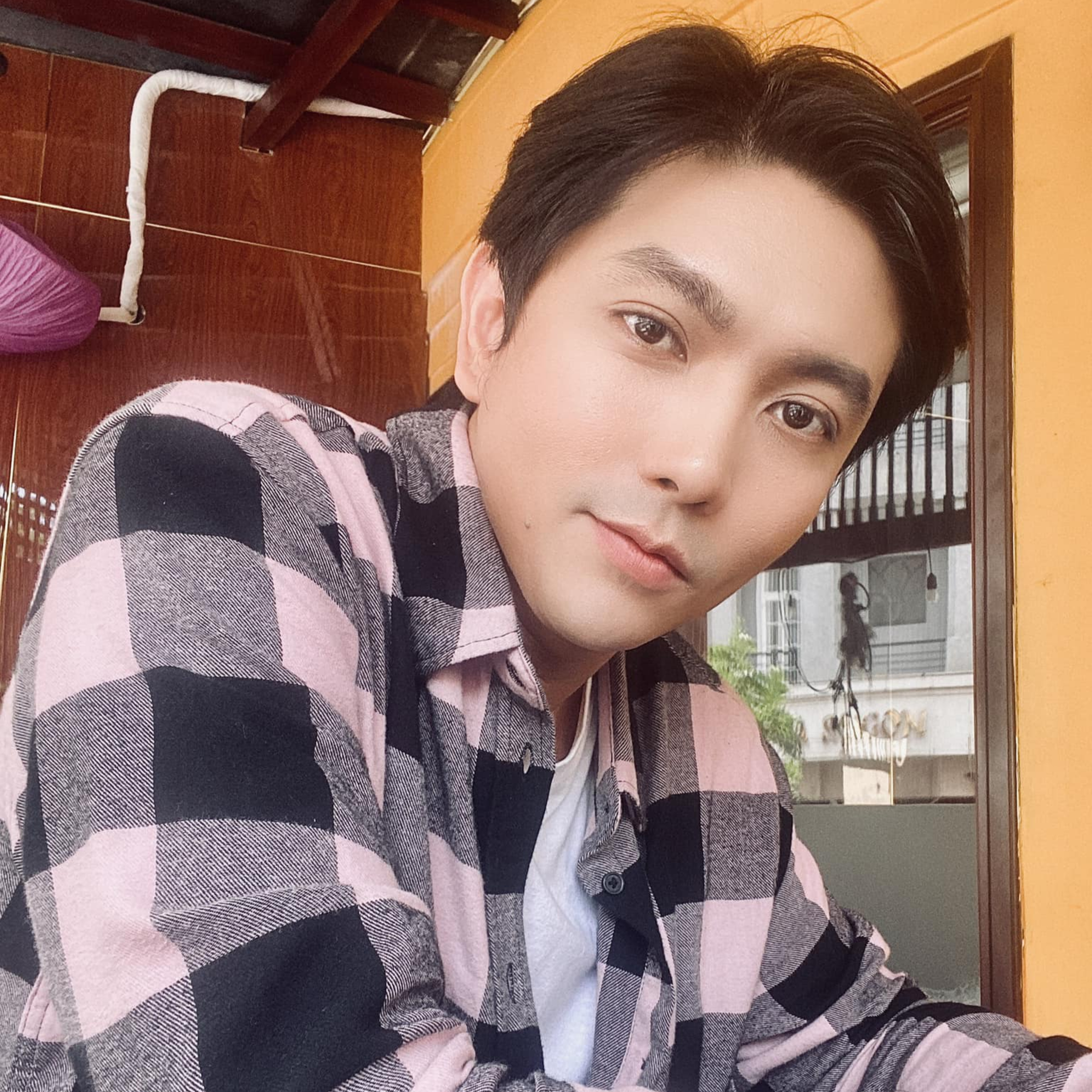 Ca sĩ Tim - Sự nghiệp mờ nhạt, nổi tiếng vì lùm xùm tình ái với Minh Hằng và Trương Quỳnh Anh episode artwork