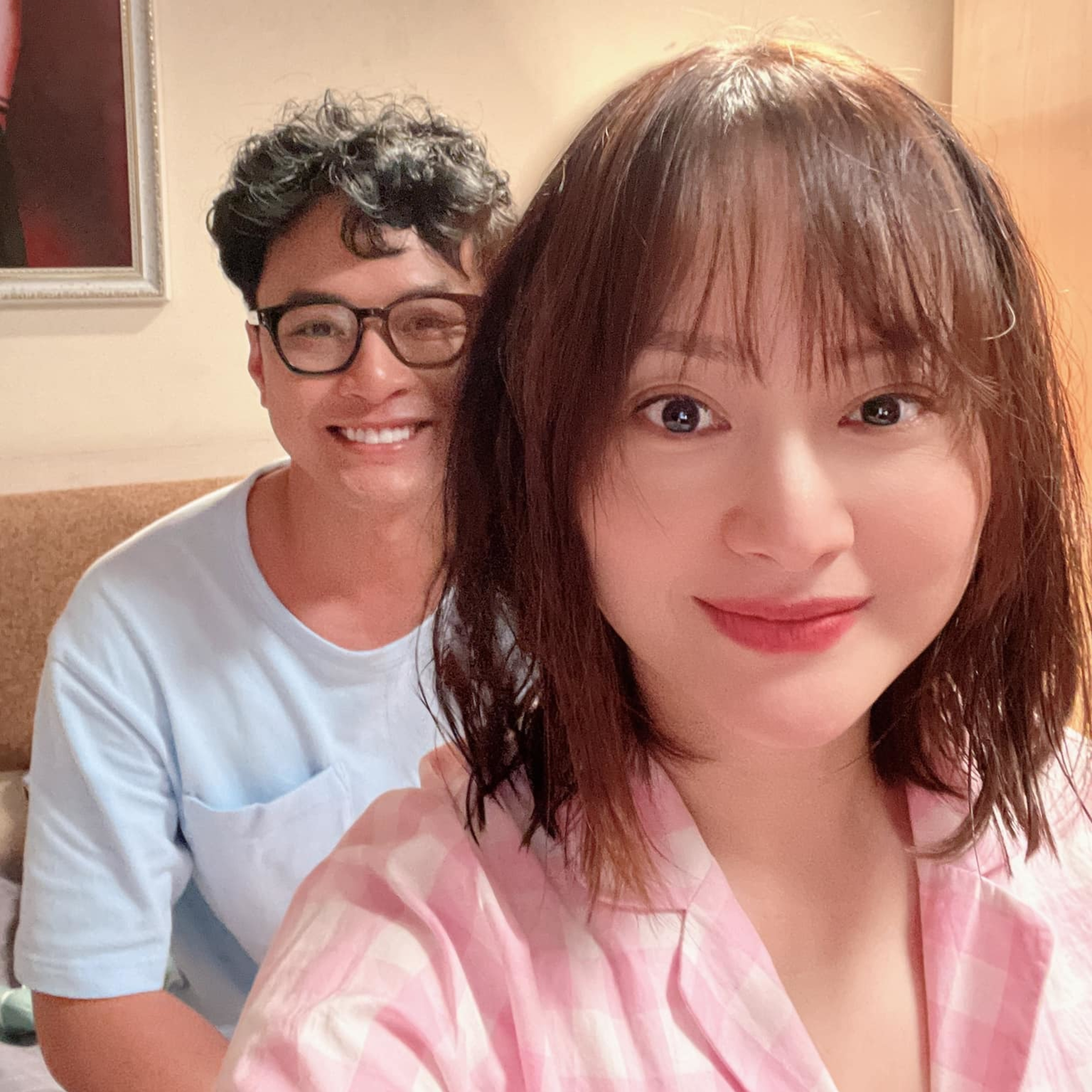 Lan Phương lại nhắc về Hồng Đăng với thái độ đặc biệt giữa lúc "Thương ngày nắng về" đóng máy episode artwork