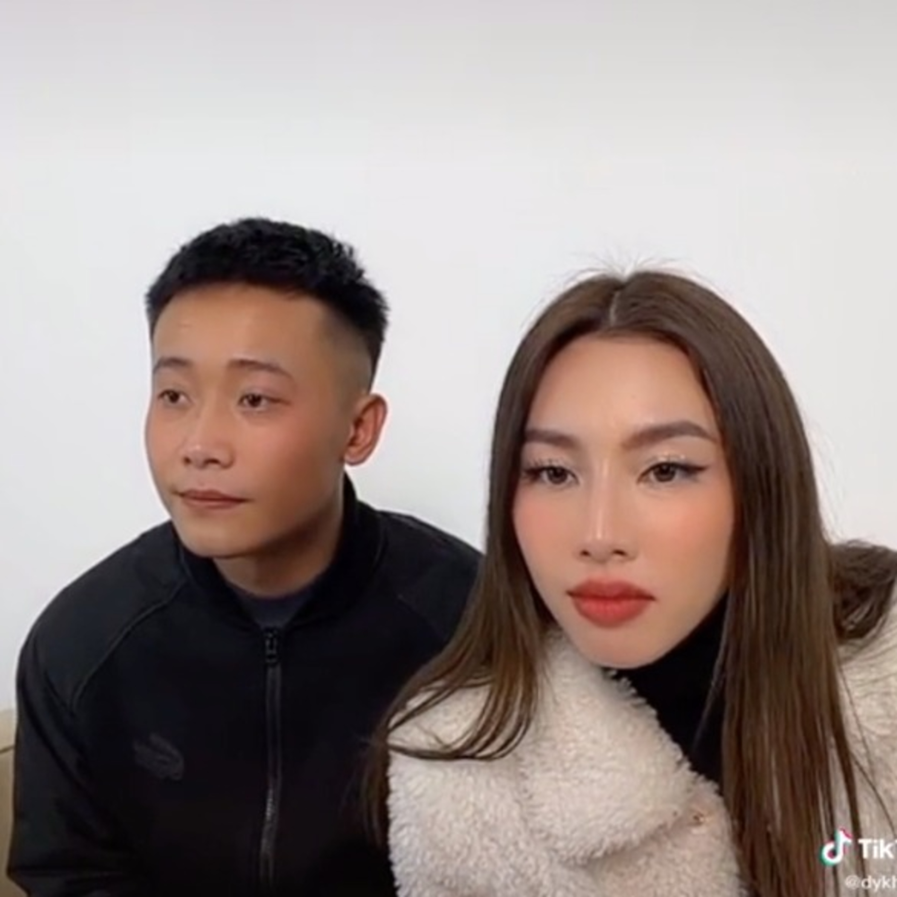 Quang Linh Vlog chu đáo dẫn Thuỳ Tiên đi mua quà cho người thân, thái độ của người nhận mới gây sốc episode artwork