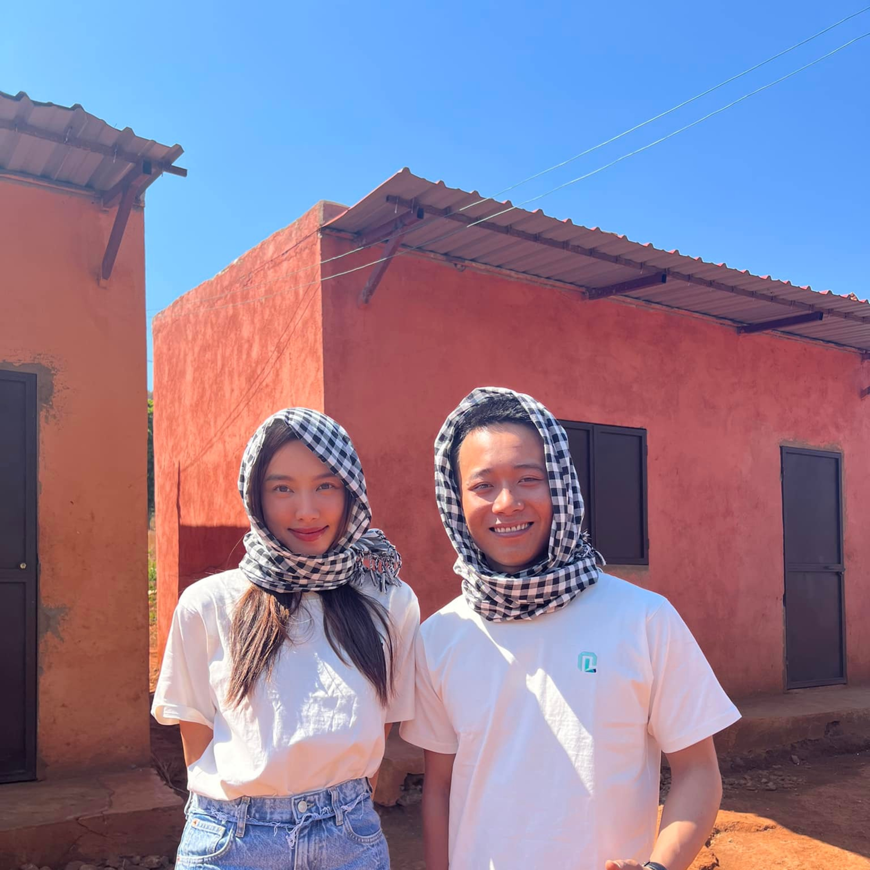 Quang Linh Vlog ghi điểm tuyệt đối với Thùy Tiên khi làm điều đi ngược với loạt Tiktoker episode artwork