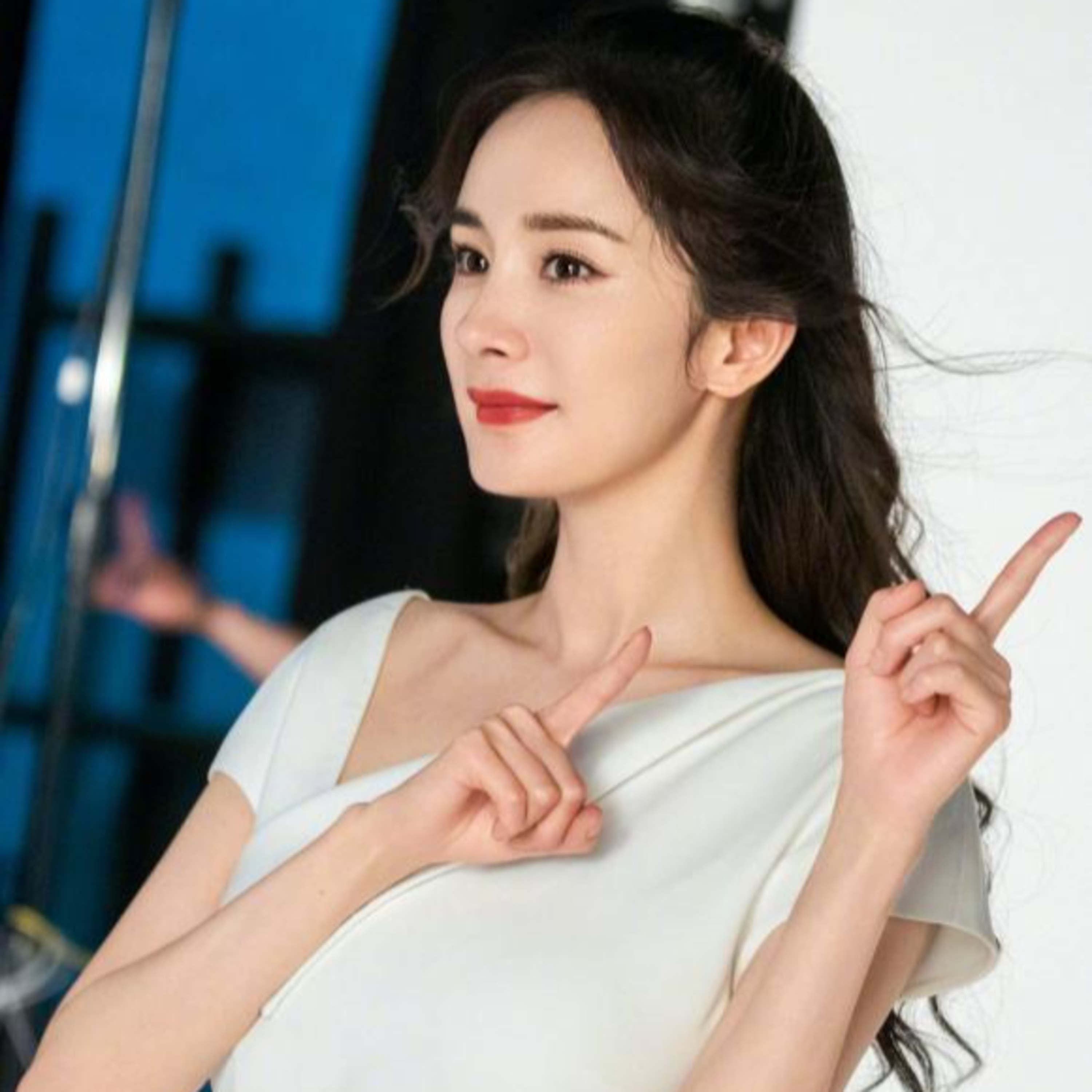 Dương Mịch mãi không thể trở thành Nữ thần Kim Ưng như Triệu Lệ Dĩnh, Nhiệt Ba, lý do là gì? episode artwork