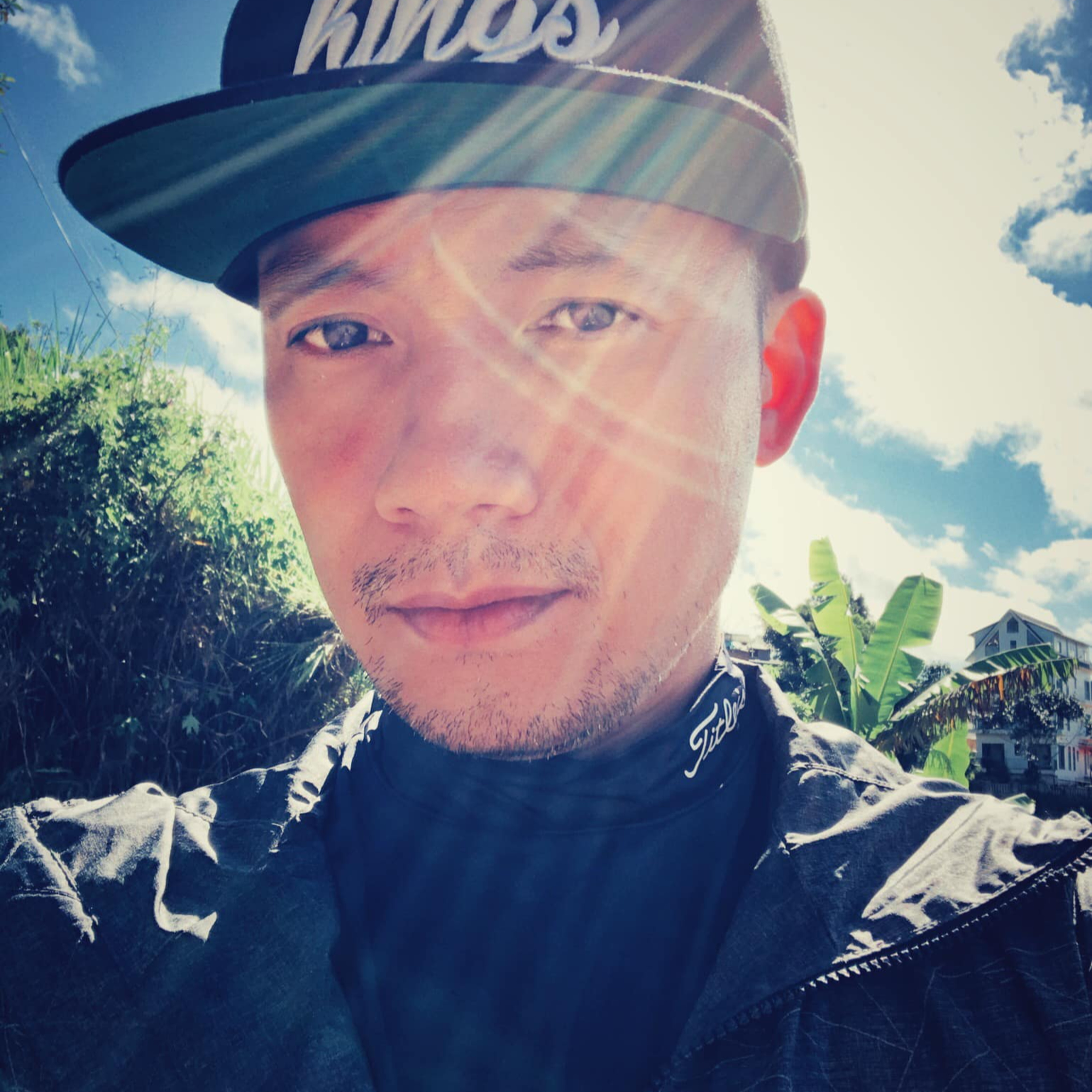 Rapper Tiến Đạt - “Tình cũ Hari Won” rời xa showbiz, hạnh phúc bên bà xã kém 10 tuổi episode artwork