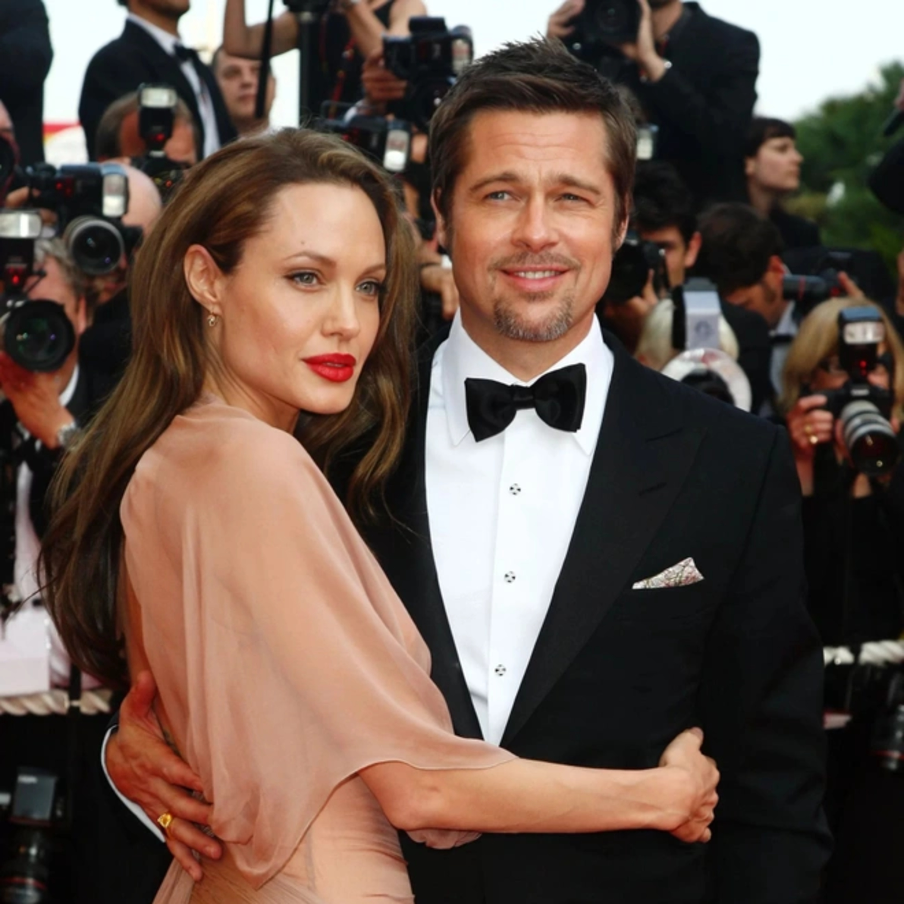 Brad Pitt thua kiện Angelina Jolie, tính bắt chước Johnny Depp nhưng bất thành? episode artwork