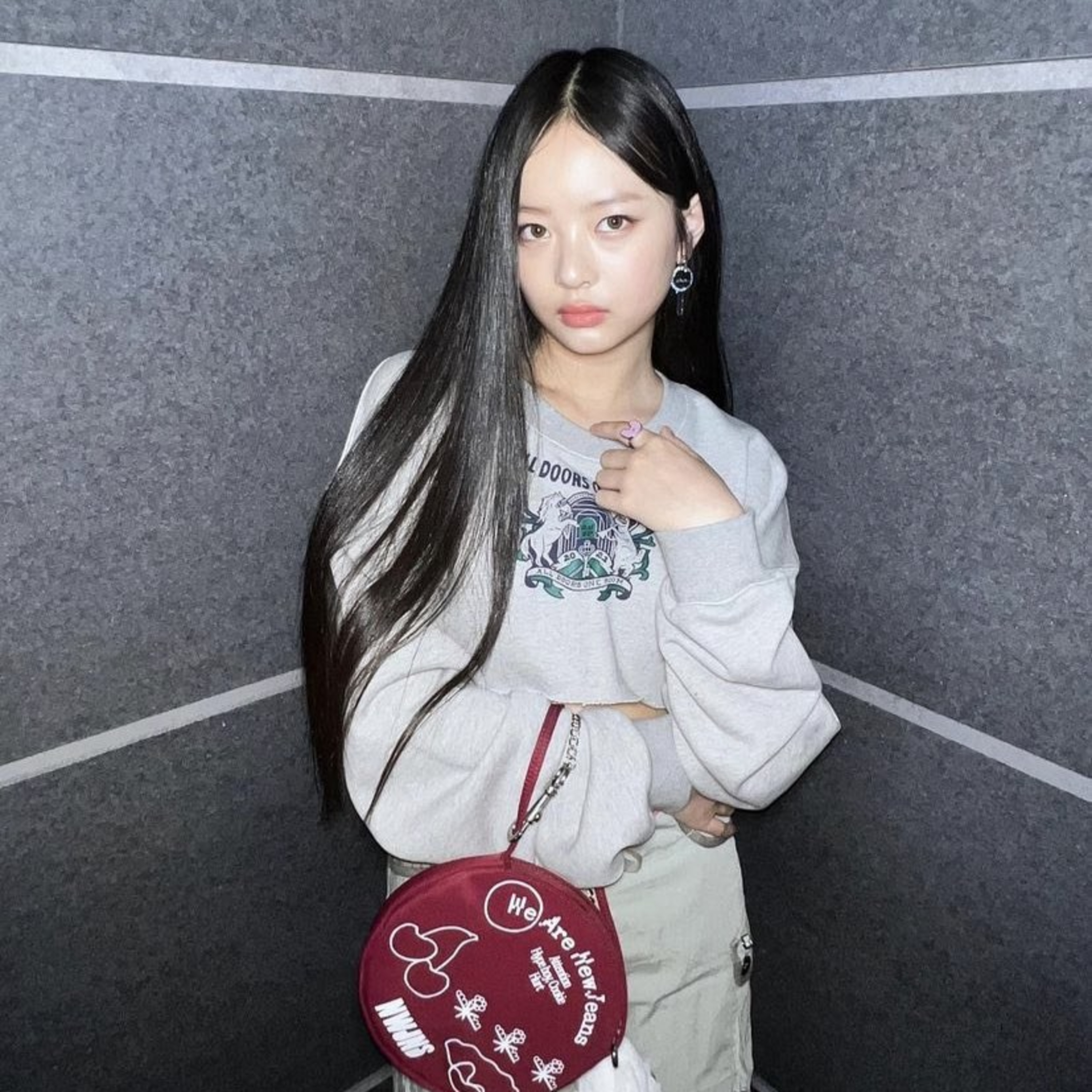 “Em gái BTS” Hanni (NewJeans) được CEO HYBE ưu ái vì ngoại hình giống Jennie (Blackpink)? episode artwork
