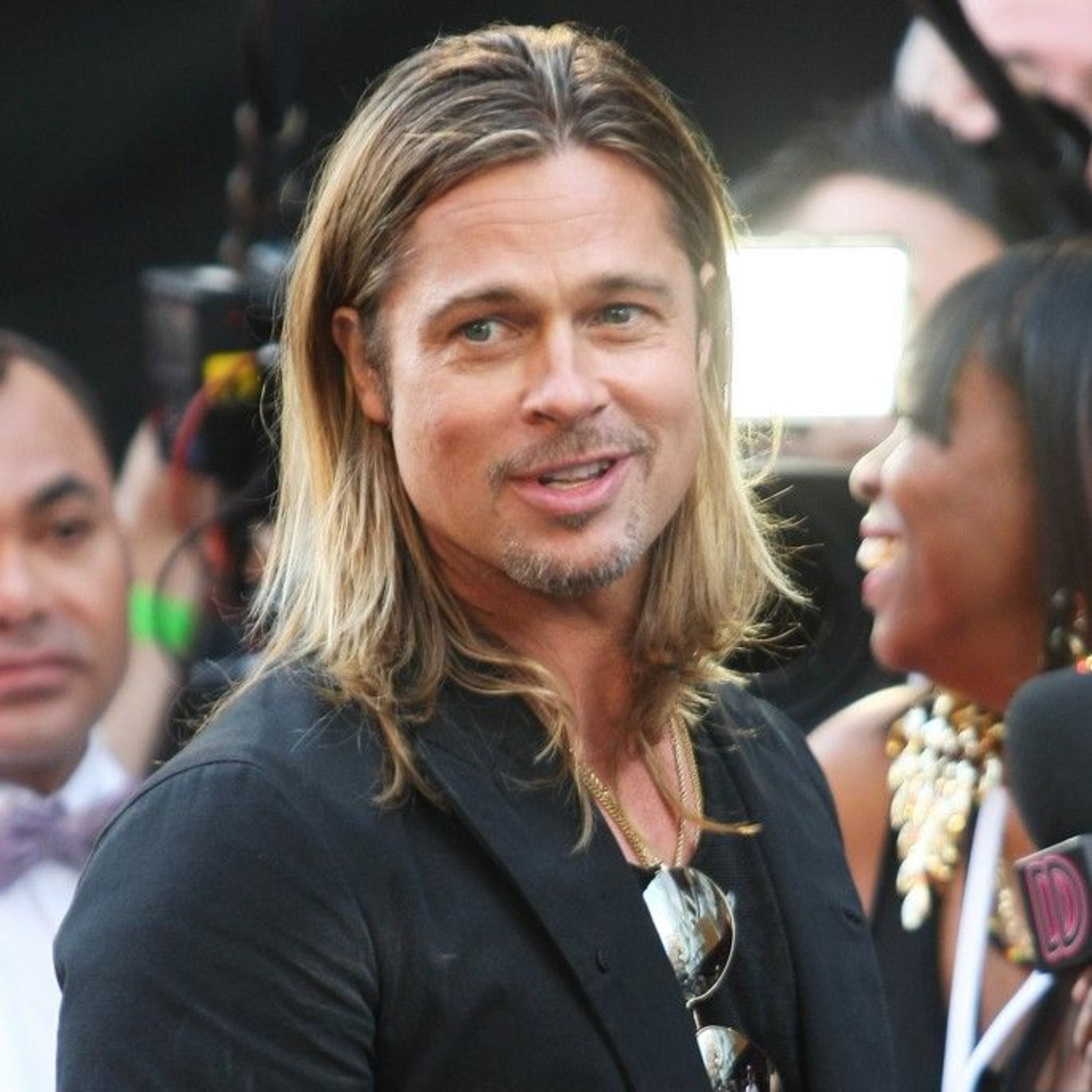Brad Pitt và những ngôi sao 'quỵt' tiền cấp dưỡng nuôi con sau ly hôn episode artwork