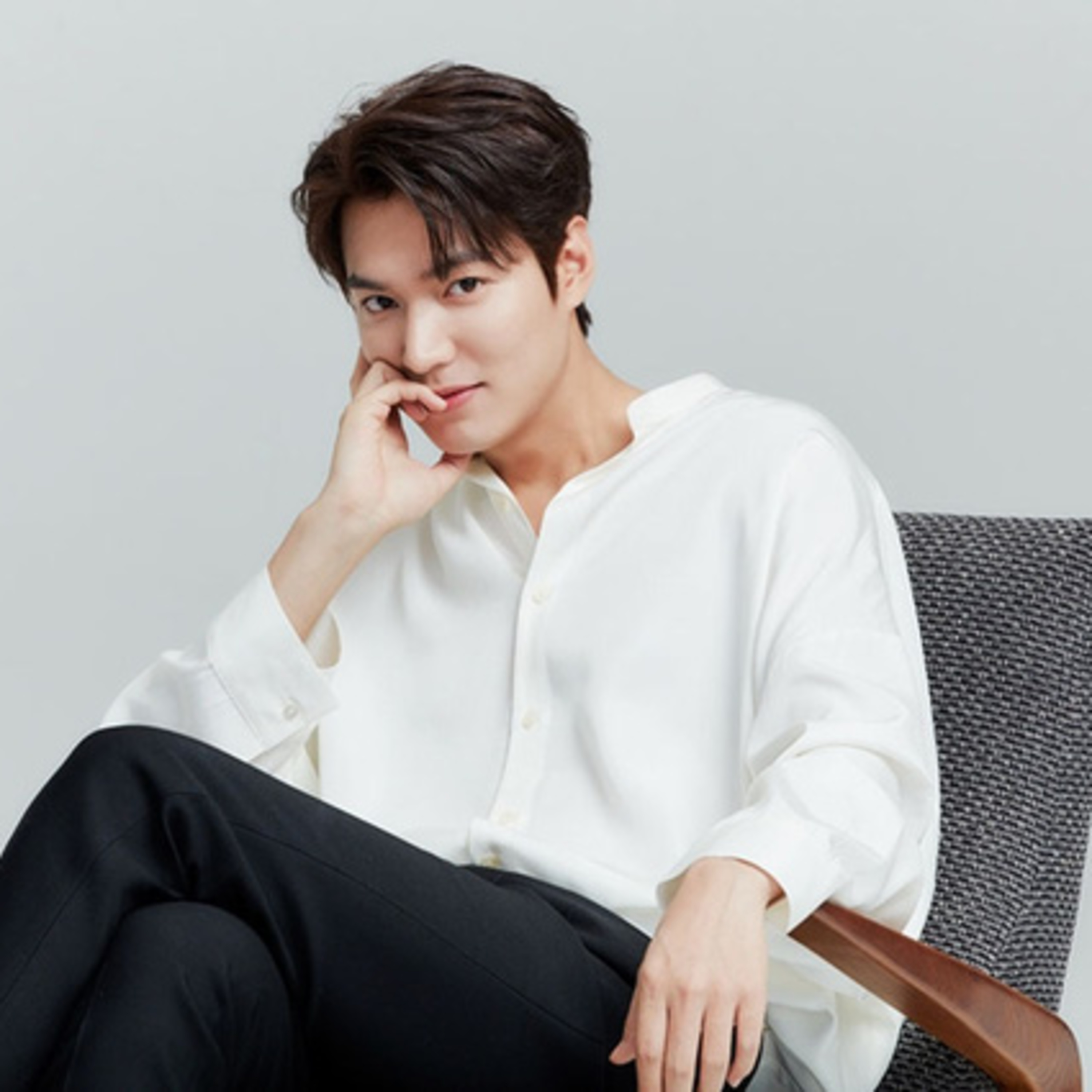 Lee Min Ho - Suzy tái hợp sau 5 năm chia tay, tình tứ đưa nhau đi sự kiện? episode artwork