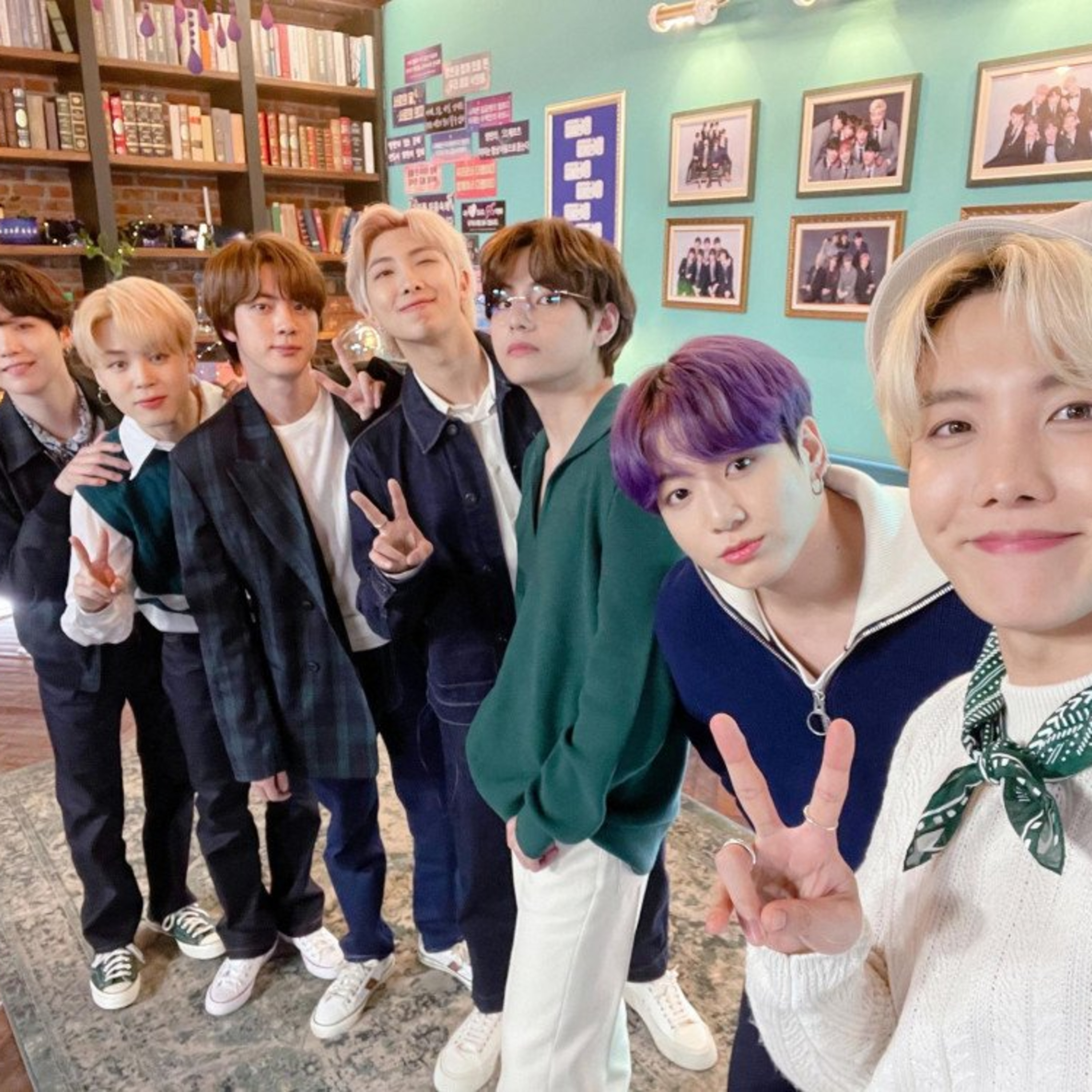 BTS sẽ mang "hàng khủng" tới World Cup 2022 tại Qatar? episode artwork
