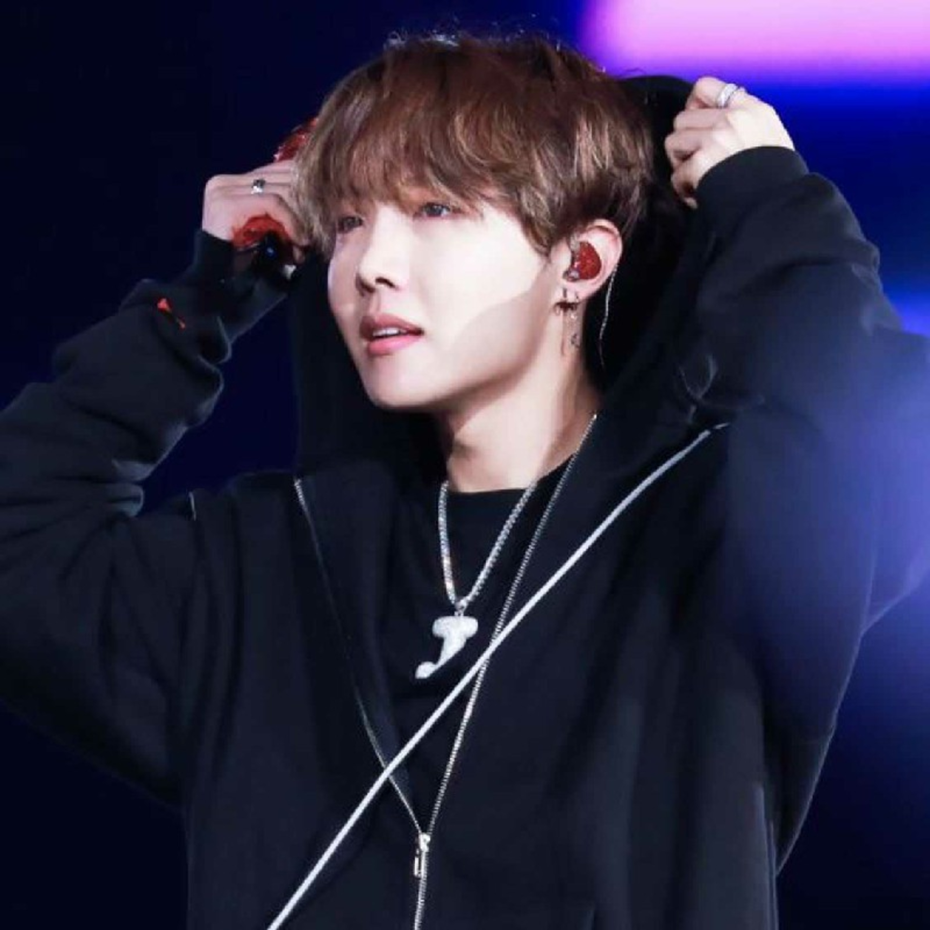 J-Hope đạt được thành tích không tưởng, vượt xa cả BTS và đàn em Blackpink, aespa episode artwork