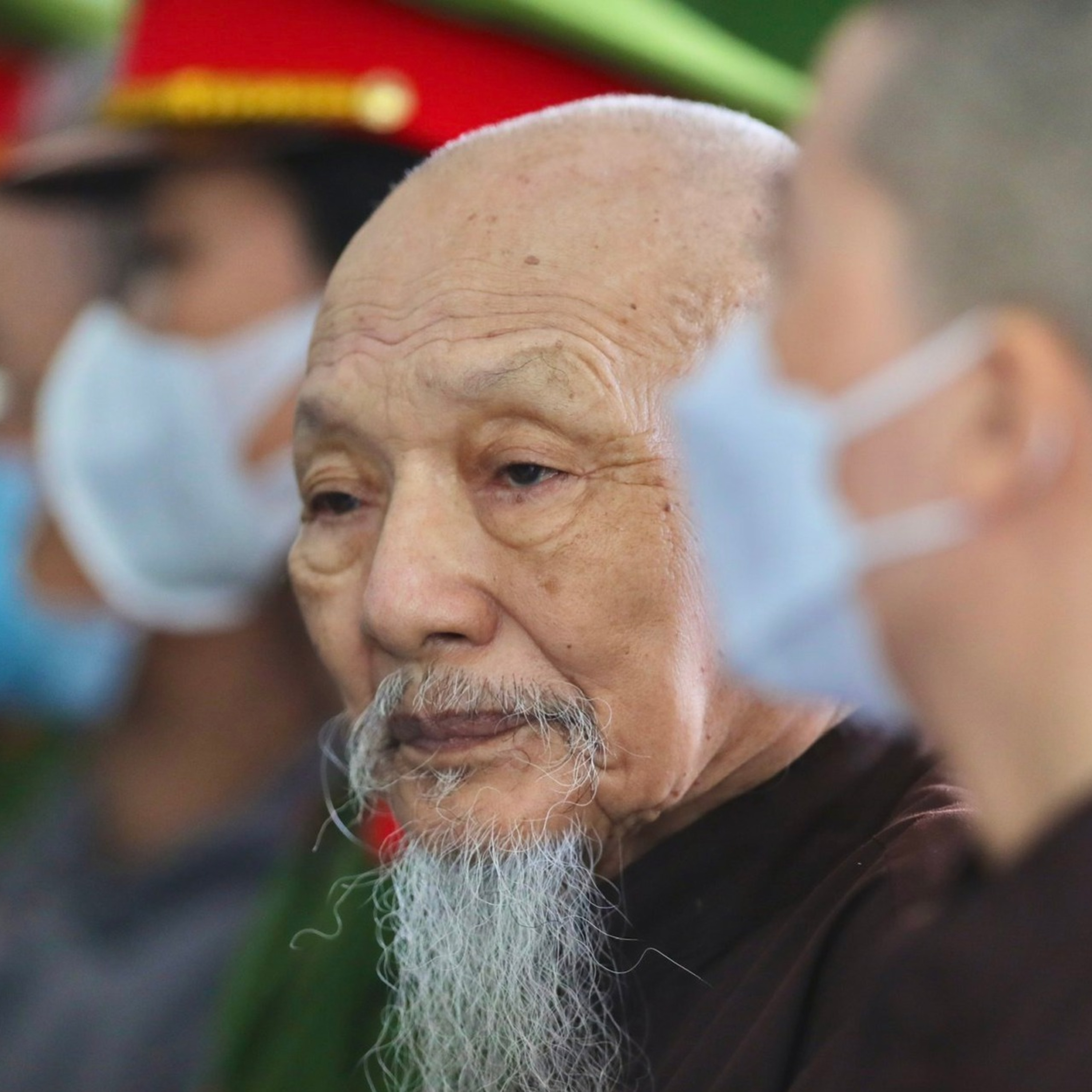 Em gái Lê Tùng Vân là bà Lê Thu Vân vừa ra trình diện đã được tại ngoại vì sức khoẻ yếu episode artwork