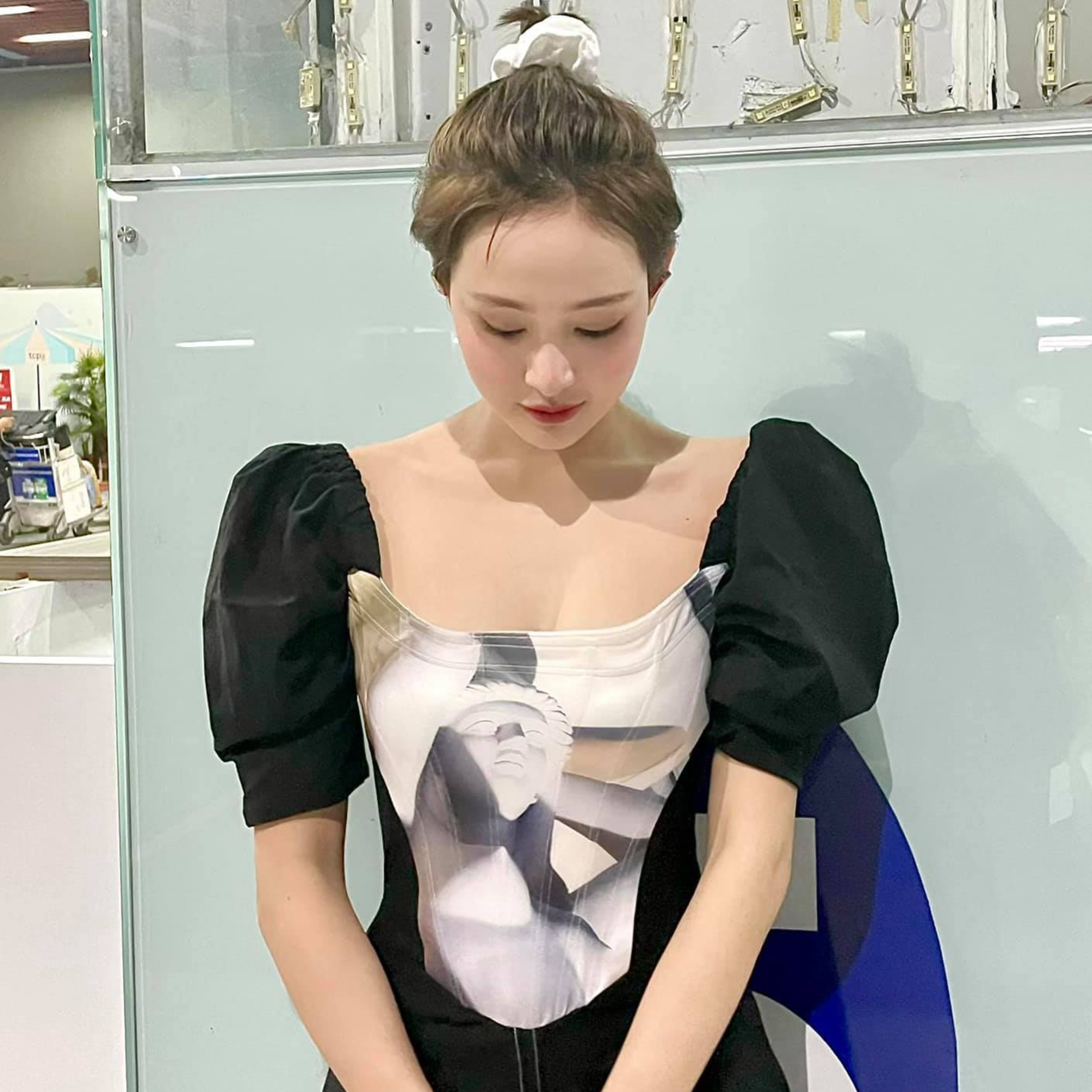 Hiền Hồ chính thức tái xuất với ca khúc Ballad ‘nặng đô’, kể về cuộc tình đầy drama kịch tính? episode artwork